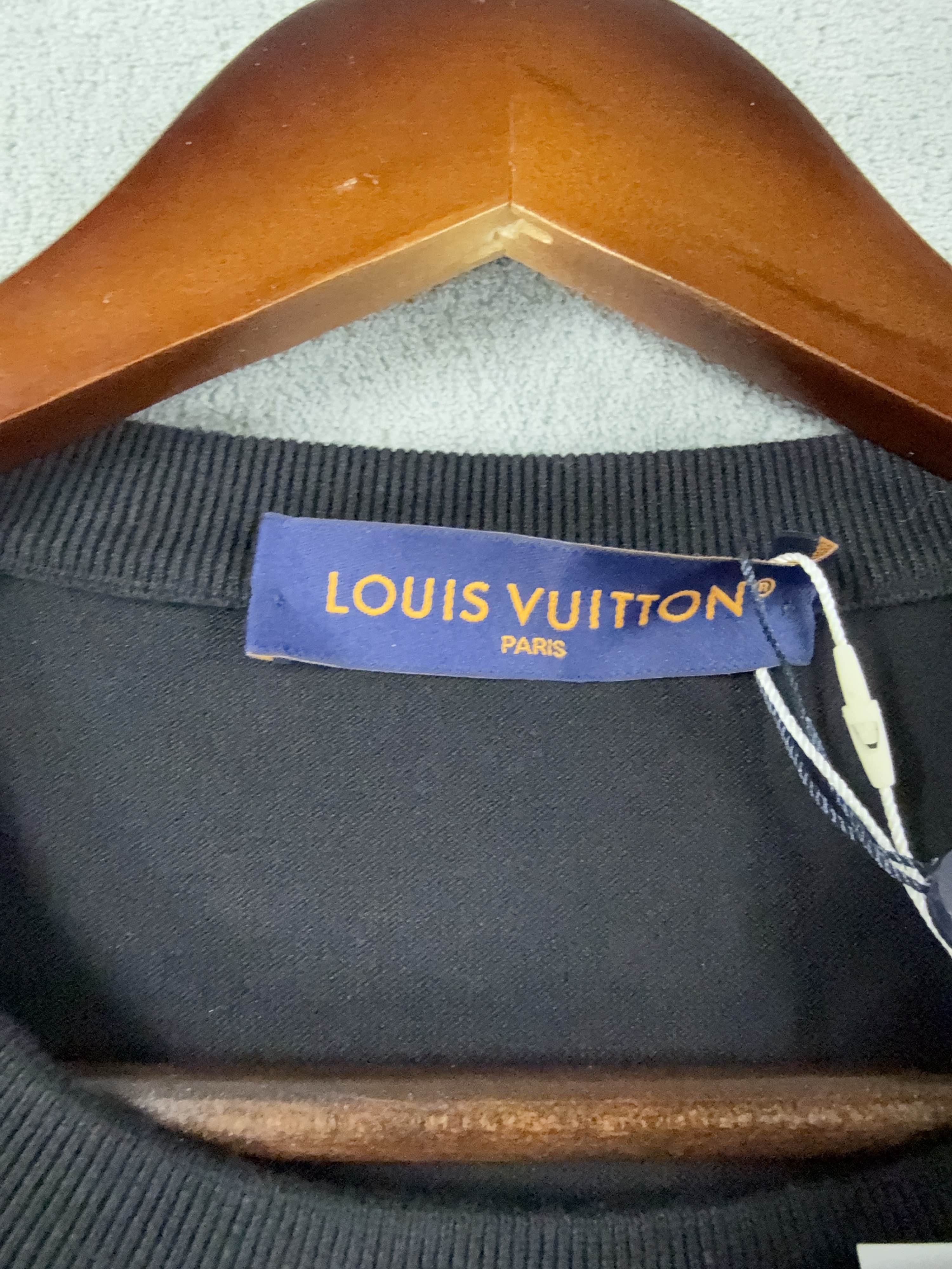 Louis Vuitton Louis Vuitton Logo Print T-Shirt Size XXL Size US XXL / EU 58 / 5 - 3 Thumbnail