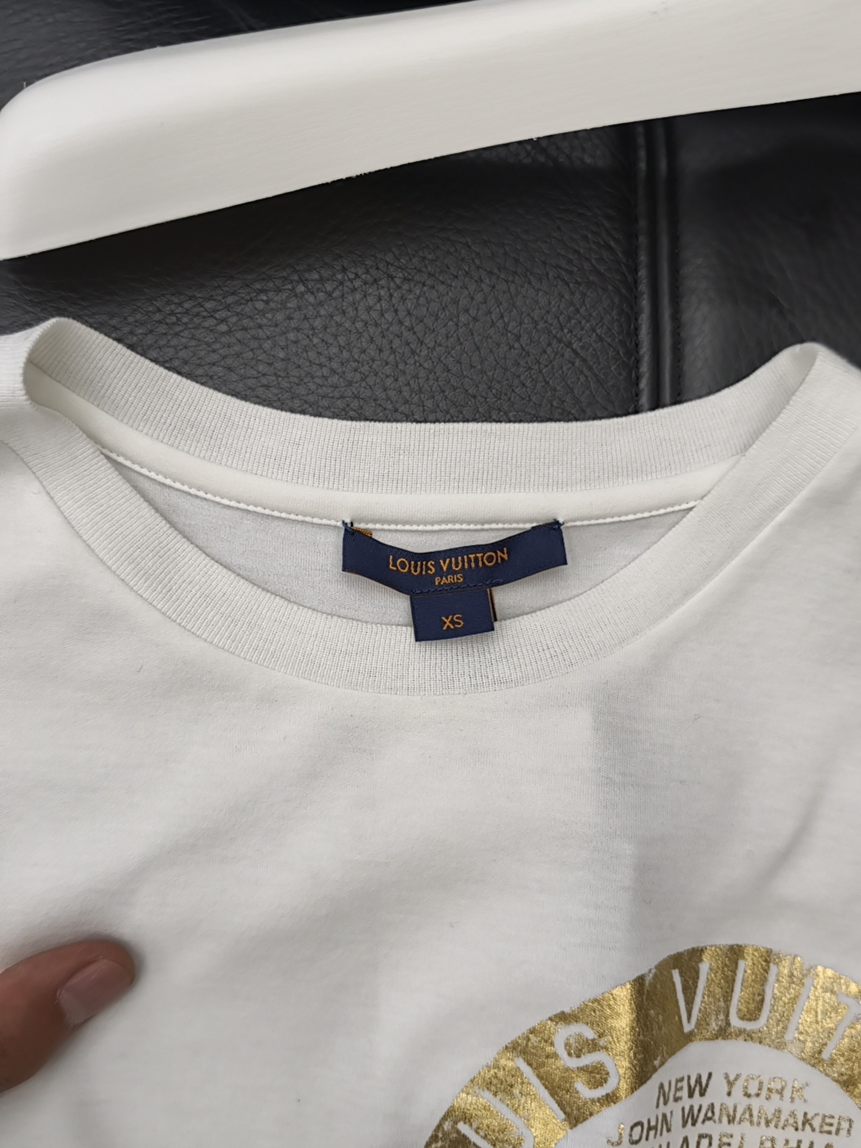 Louis Vuitton Louis Vuitton World Tour Graphic T-Shirt Size XS Size XS / US 0-2 / IT 36-38 - 7 Thumbnail