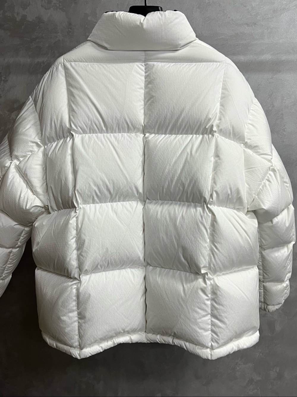 Louis Vuitton Louis Vuitton White Goose Down Puffer Jacket Size 46 Size L / US 10 / IT 46 - 2 Thumbnail