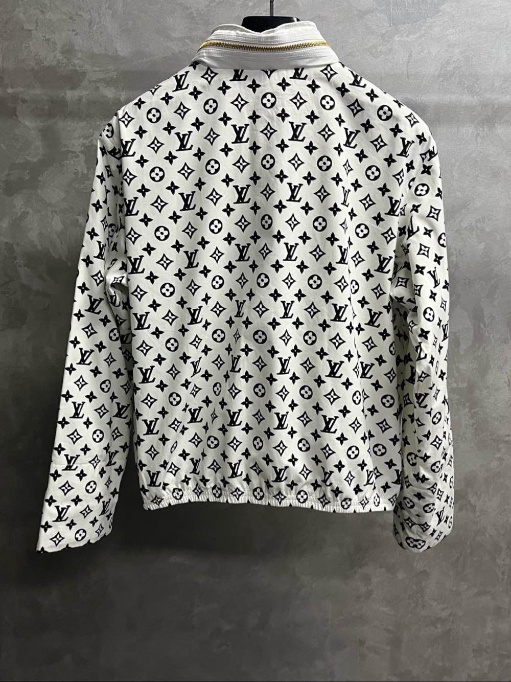 Louis Vuitton Louis Vuitton Monogram Jacket Size 44 Size M / US 6-8 / IT 42-44 - 2 Thumbnail