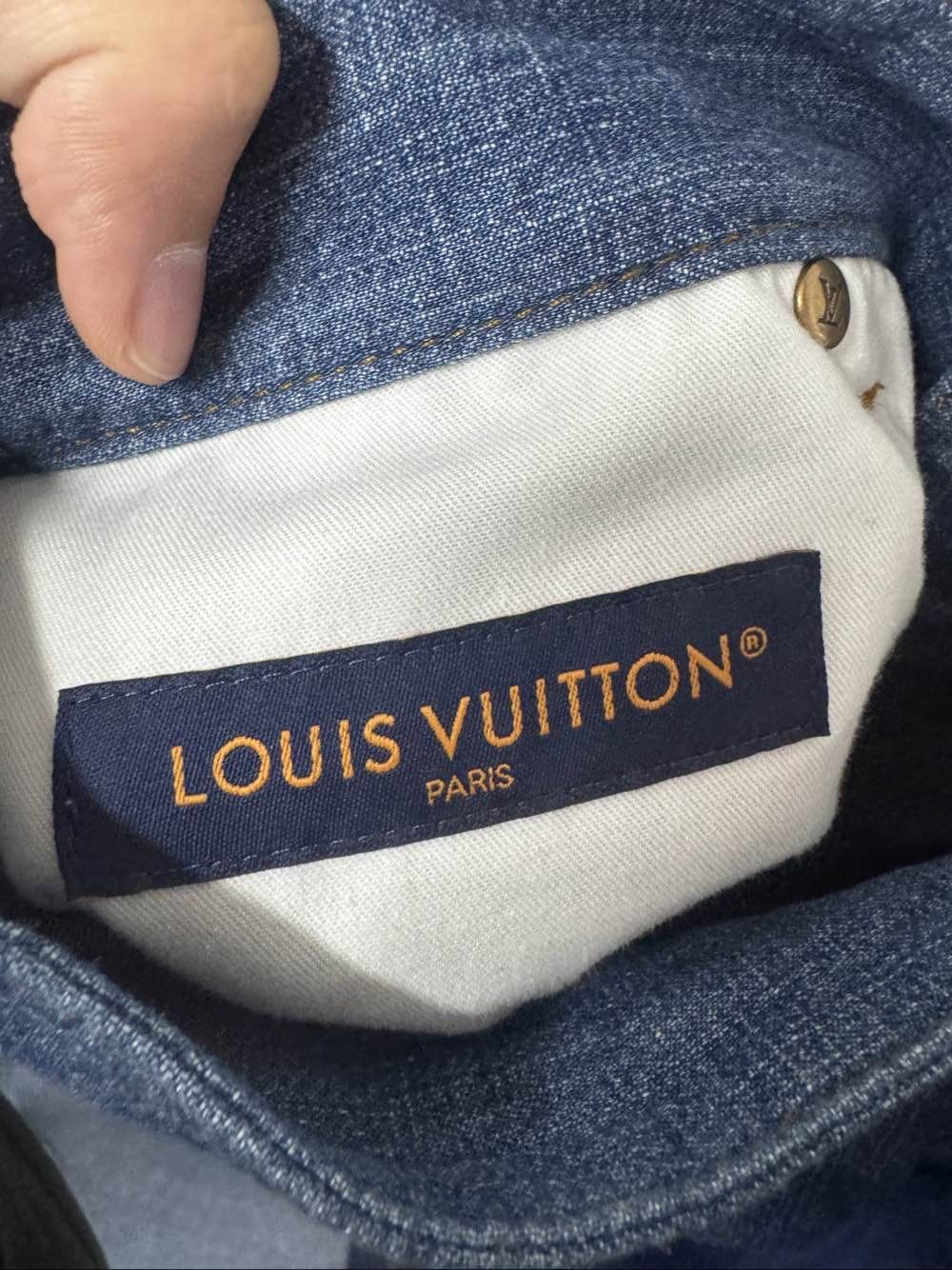 Louis Vuitton Louis Vuitton Embroidered Logo Denim Shorts Size 33 Size US 33 - 3 Thumbnail