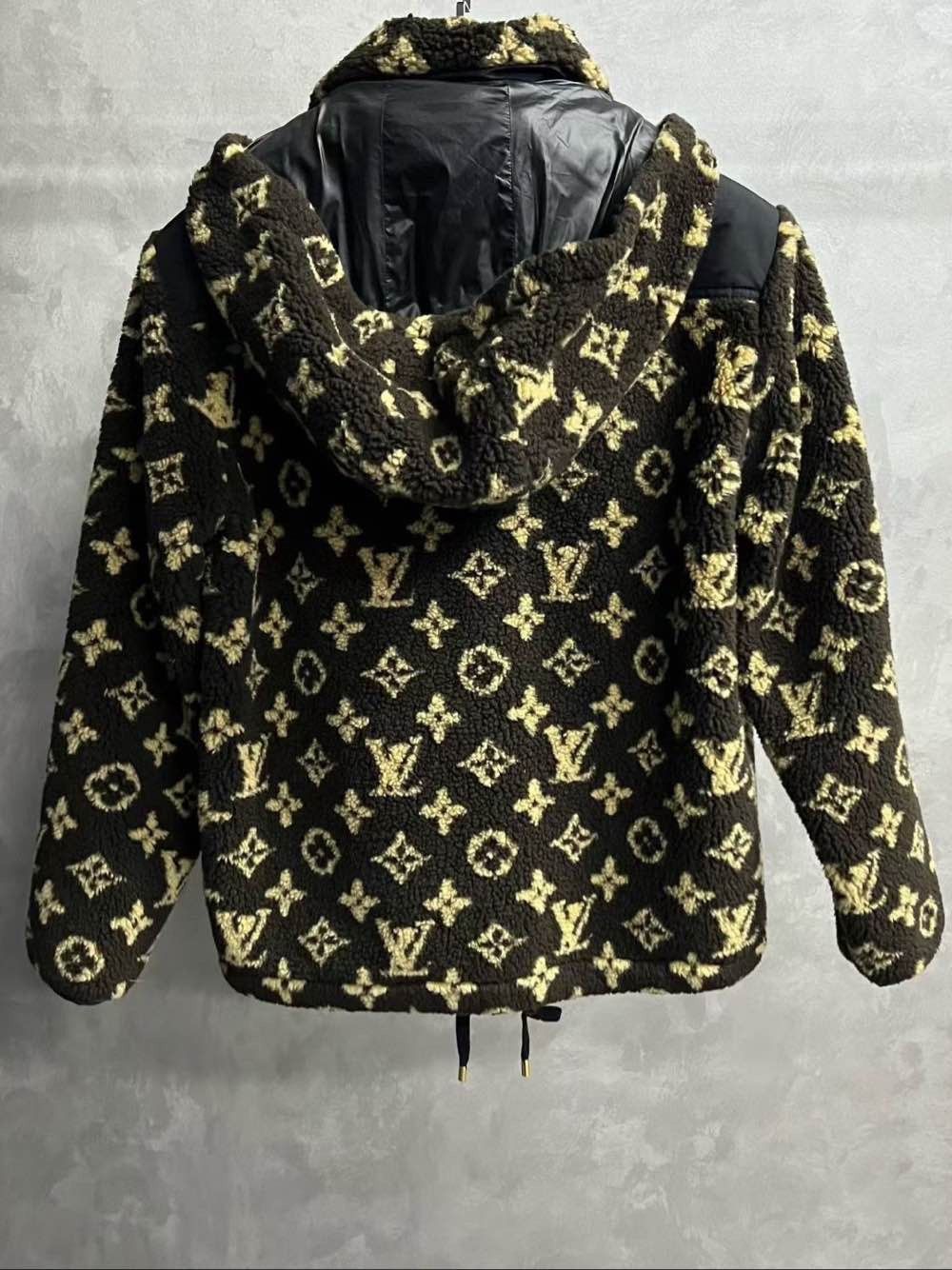 Louis Vuitton Louis Vuitton Monogram Fleece Zip Jacket Size 34 Size XS / US 0-2 / IT 36-38 - 2 Thumbnail