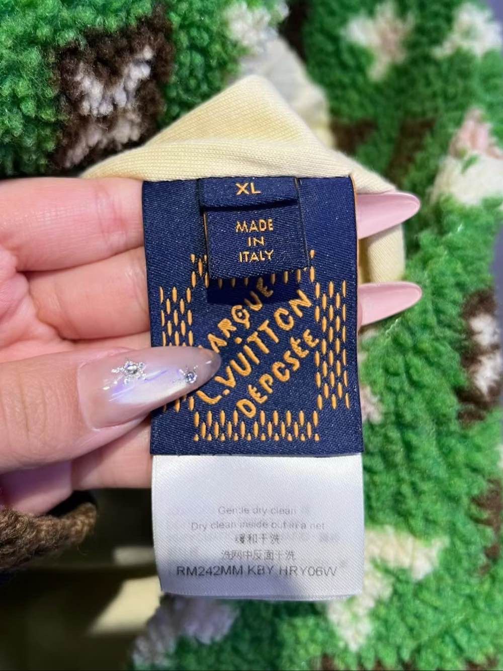 Louis Vuitton Louis Vuitton x Tyler Monogram Fleece Jacket Size XL Size US XL / EU 56 / 4 - 4 Thumbnail