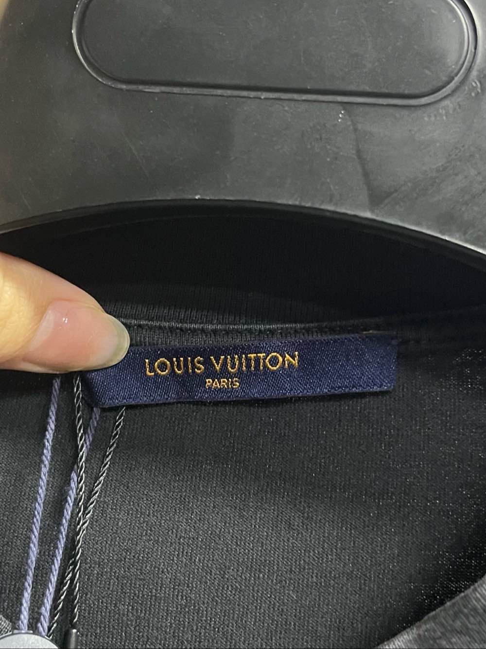 Louis Vuitton Louis Vuitton Monogram Gradient T-Shirt Size S Size US S / EU 44-46 / 1 - 3 Thumbnail