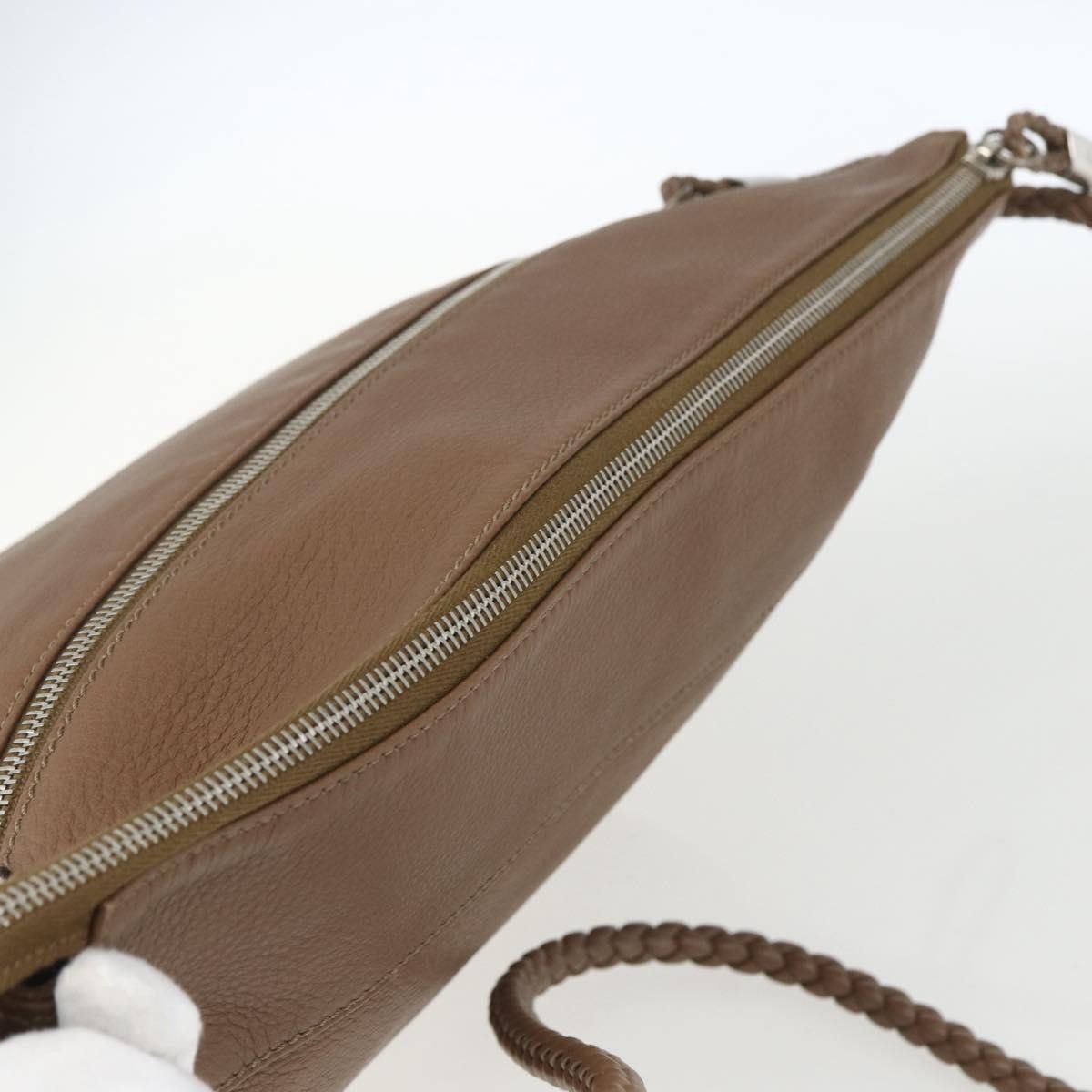 Gucci Gucci Braided Strap Zip Messenger Leather Size ONE SIZE - 16 Thumbnail