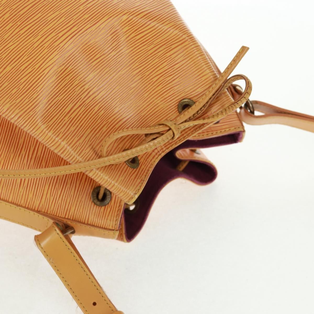 Louis Vuitton Louis Vuitton Petit Noe Epi Leather Size ONE SIZE - 15 Thumbnail