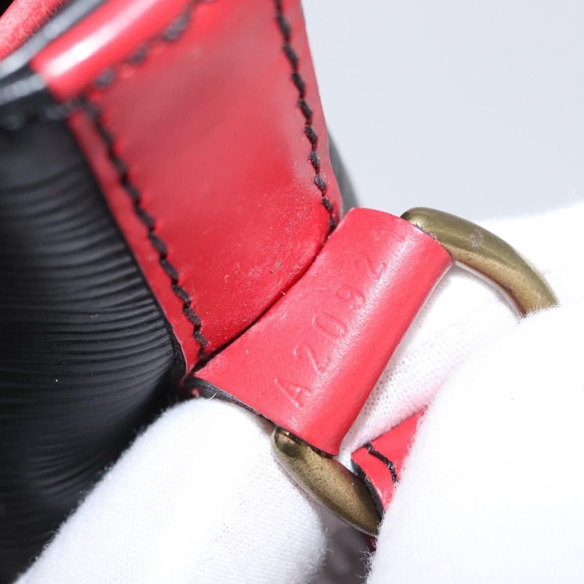Louis Vuitton Louis Vuitton Bicolor Noe Epi Leather Size ONE SIZE - 7 Thumbnail