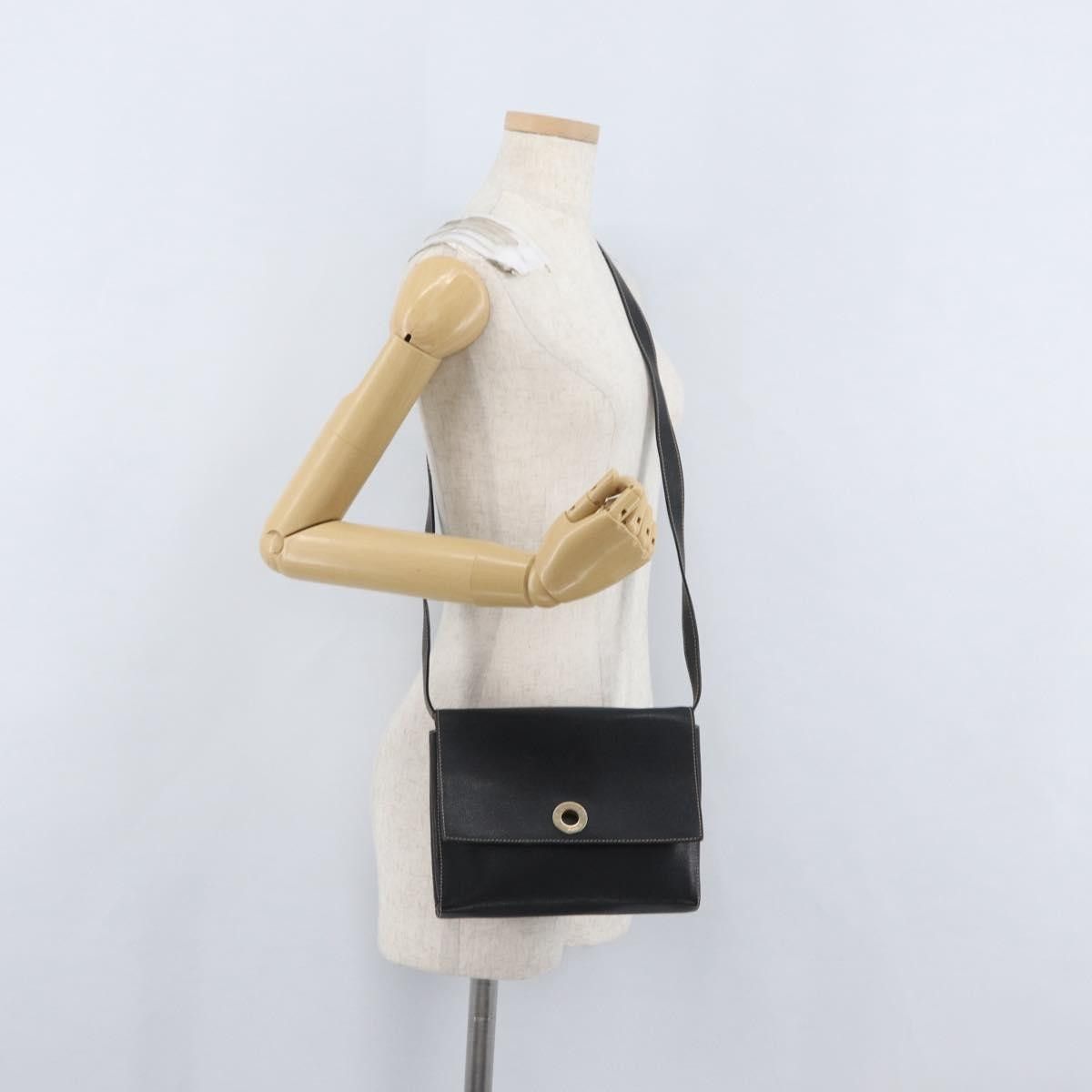 Celine Celine Circle Logo Shoulder Bag Leather Size ONE SIZE - 14 Thumbnail