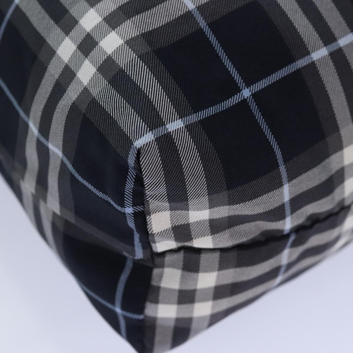 Burberry Burberry Nova Check Blue Label Nylon Size ONE SIZE - 9 Thumbnail