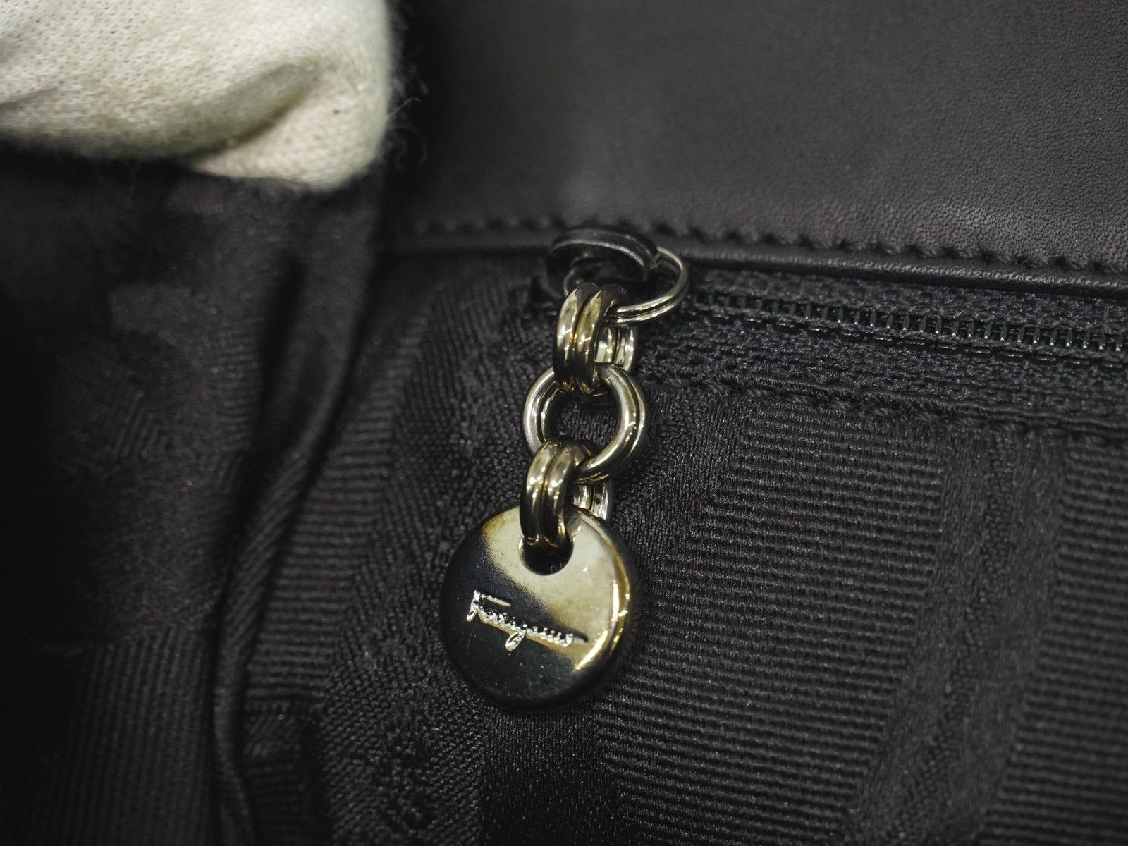 Salvatore Ferragamo Salvatore Ferragamo Gancini Leather Size ONE SIZE - 7 Thumbnail