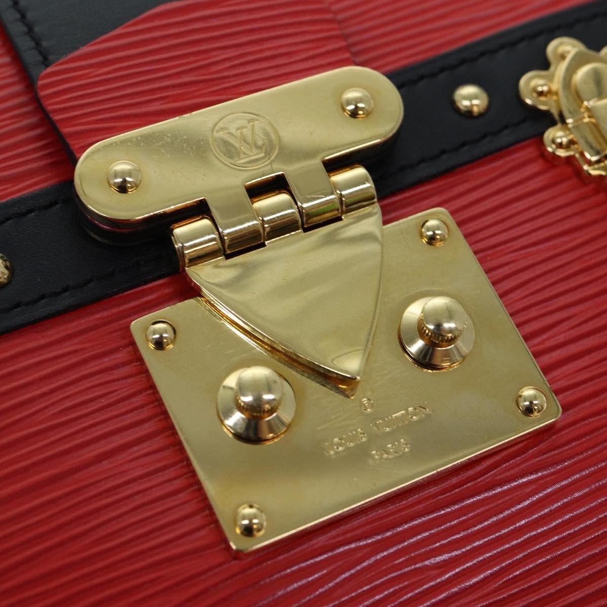 Louis Vuitton Louis Vuitton Trunk Clutch Epi Leather Size ONE SIZE - 12 Thumbnail