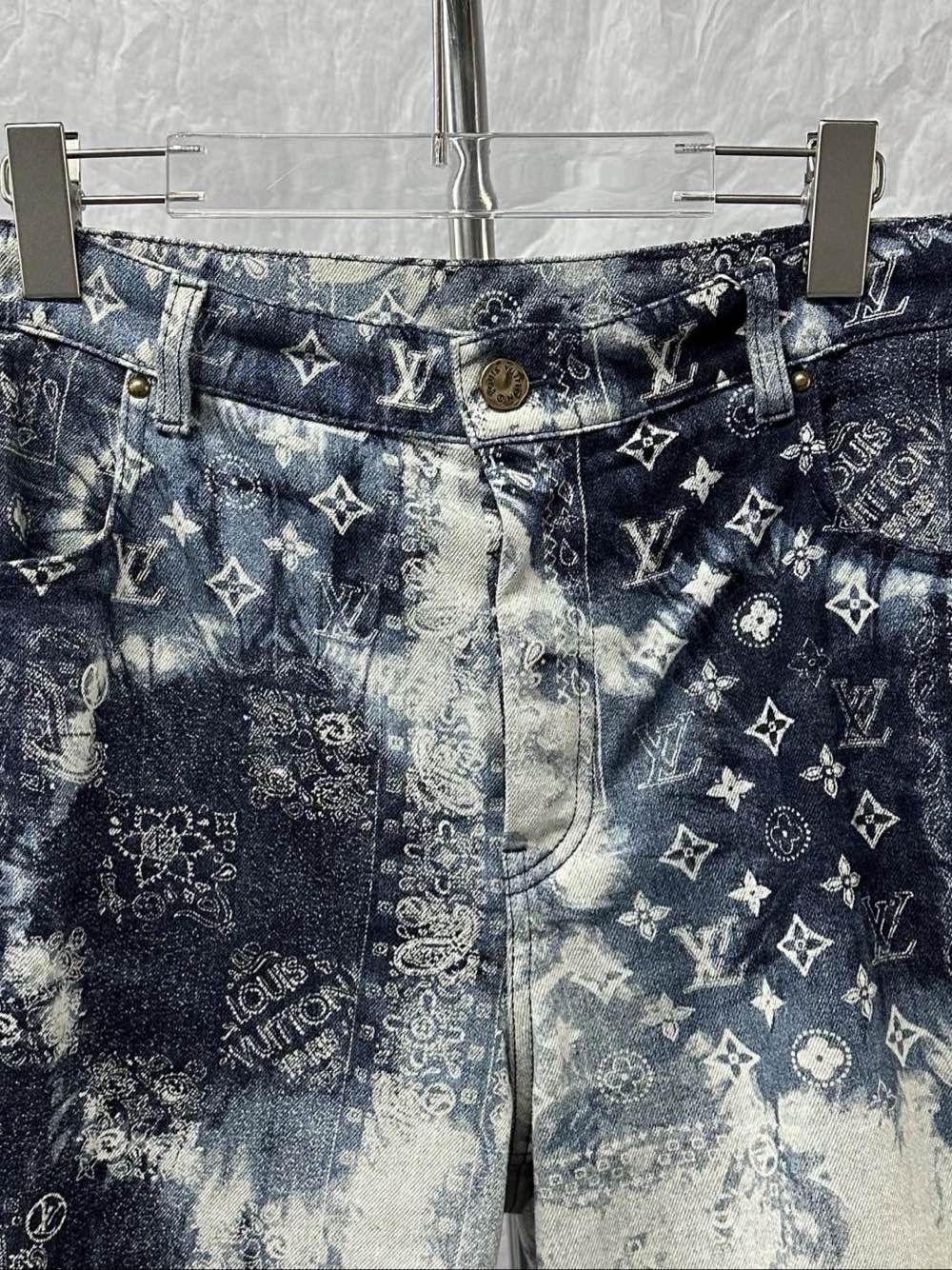 Louis Vuitton Louis Vuitton Monogram Paisley Tie-Dye Shorts Size 31 Size US 31 - 8 Thumbnail