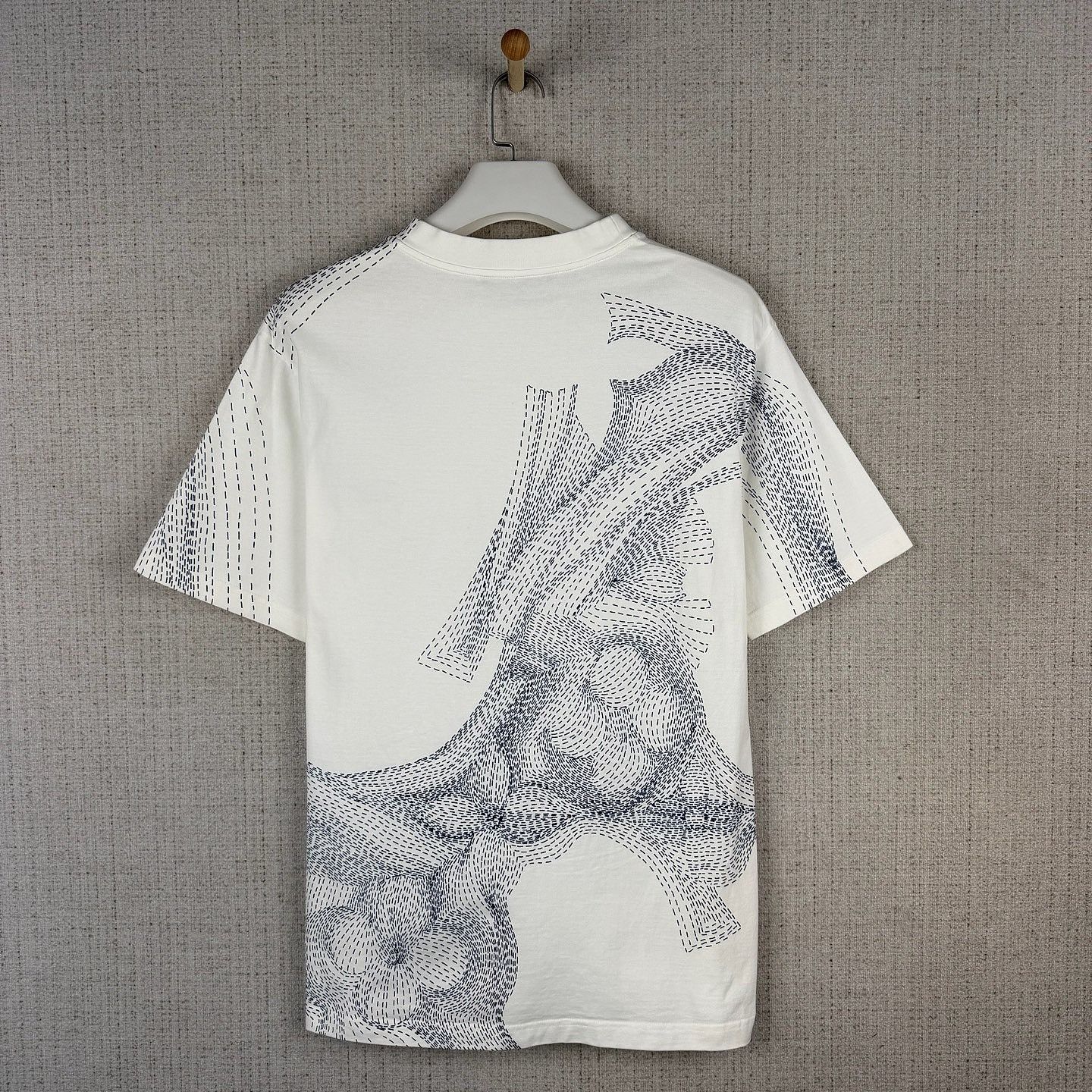 Louis Vuitton Louis Vuitton Monogram Flower Print T-Shirt Size XL Size US XL / EU 56 / 4 - 2 Thumbnail