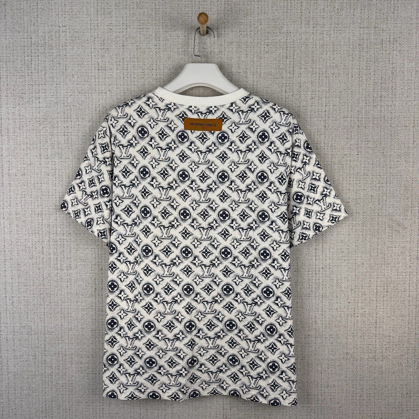 Louis Vuitton Louis Vuitton Monogram All-Over Print T-Shirt Size XL Size US XL / EU 56 / 4 - 2 Thumbnail