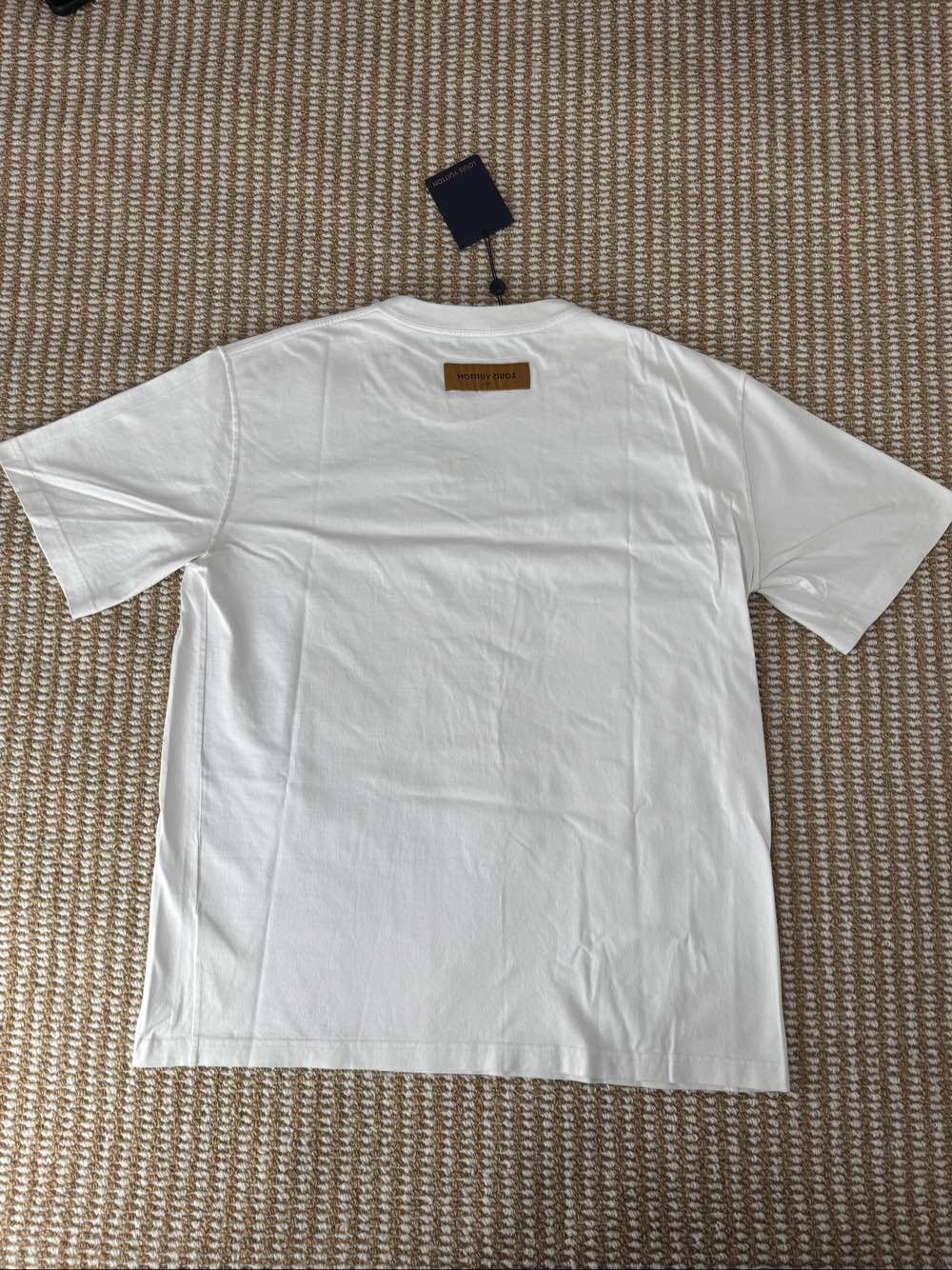 Louis Vuitton Louis Vuitton Embossed Logo T-Shirt Size XXL Size US XXL / EU 58 / 5 - 2 Thumbnail