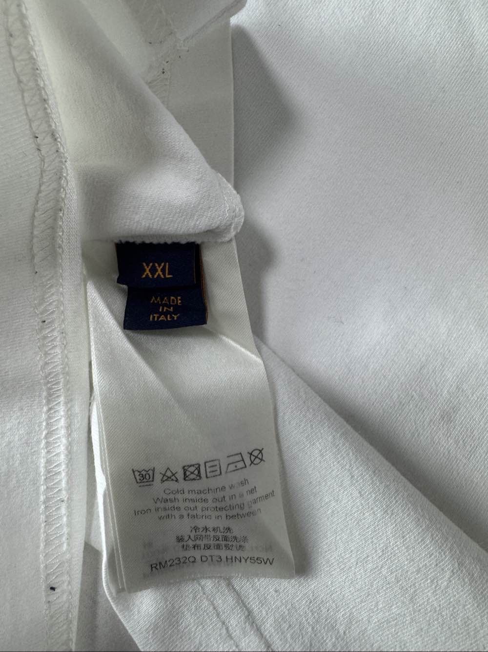 Louis Vuitton Louis Vuitton Embossed Logo T-Shirt Size XXL Size US XXL / EU 58 / 5 - 4 Thumbnail