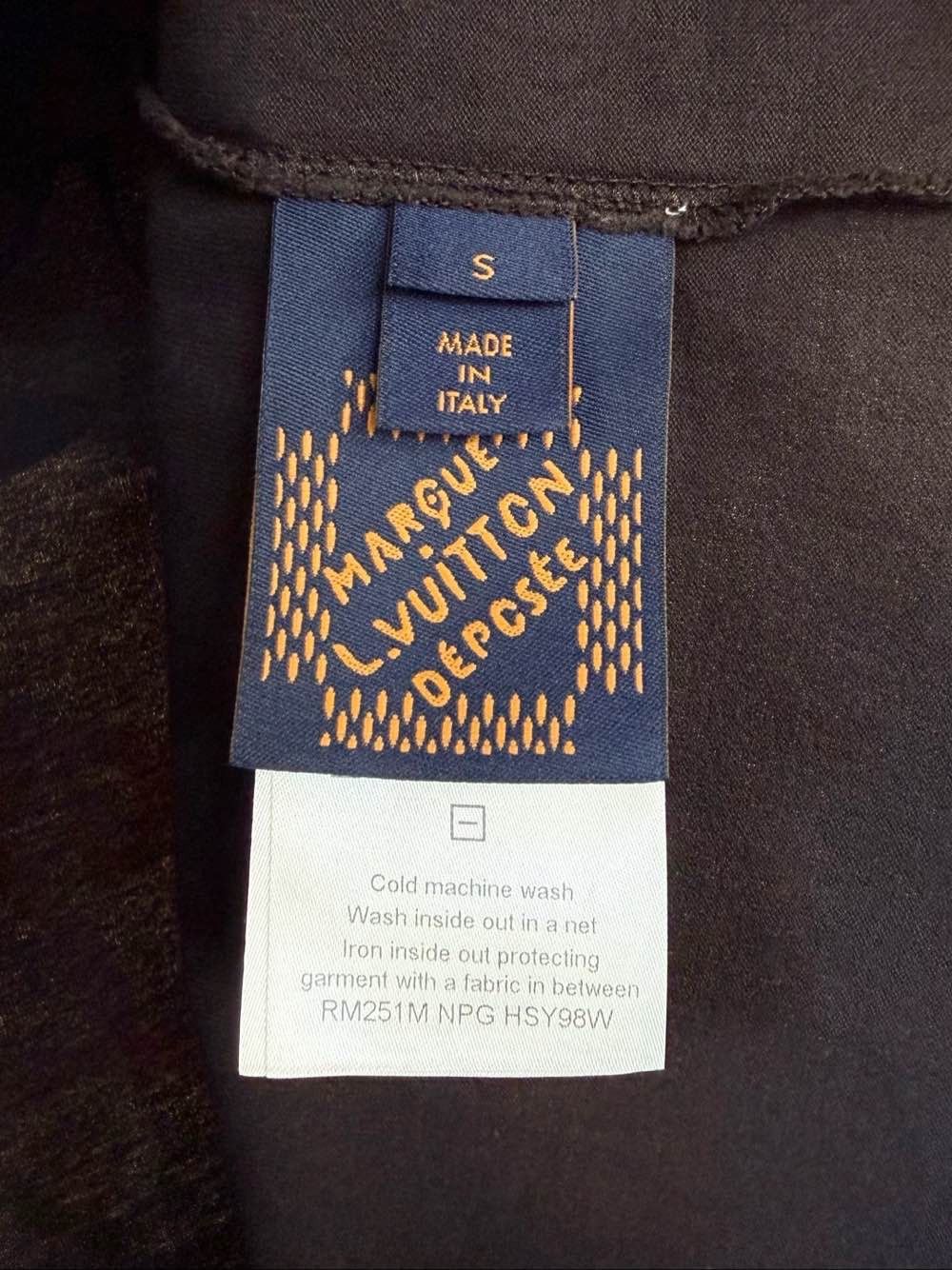 Louis Vuitton Louis Vuitton Graphic Logo T-Shirt Size S Size US S / EU 44-46 / 1 - 4 Thumbnail