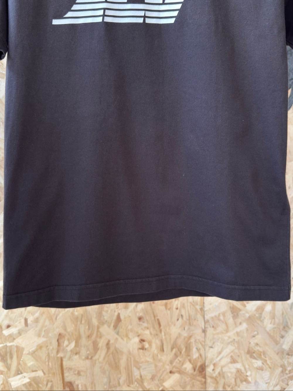 Louis Vuitton Louis Vuitton Graphic Logo T-Shirt Size S Size US S / EU 44-46 / 1 - 8 Thumbnail