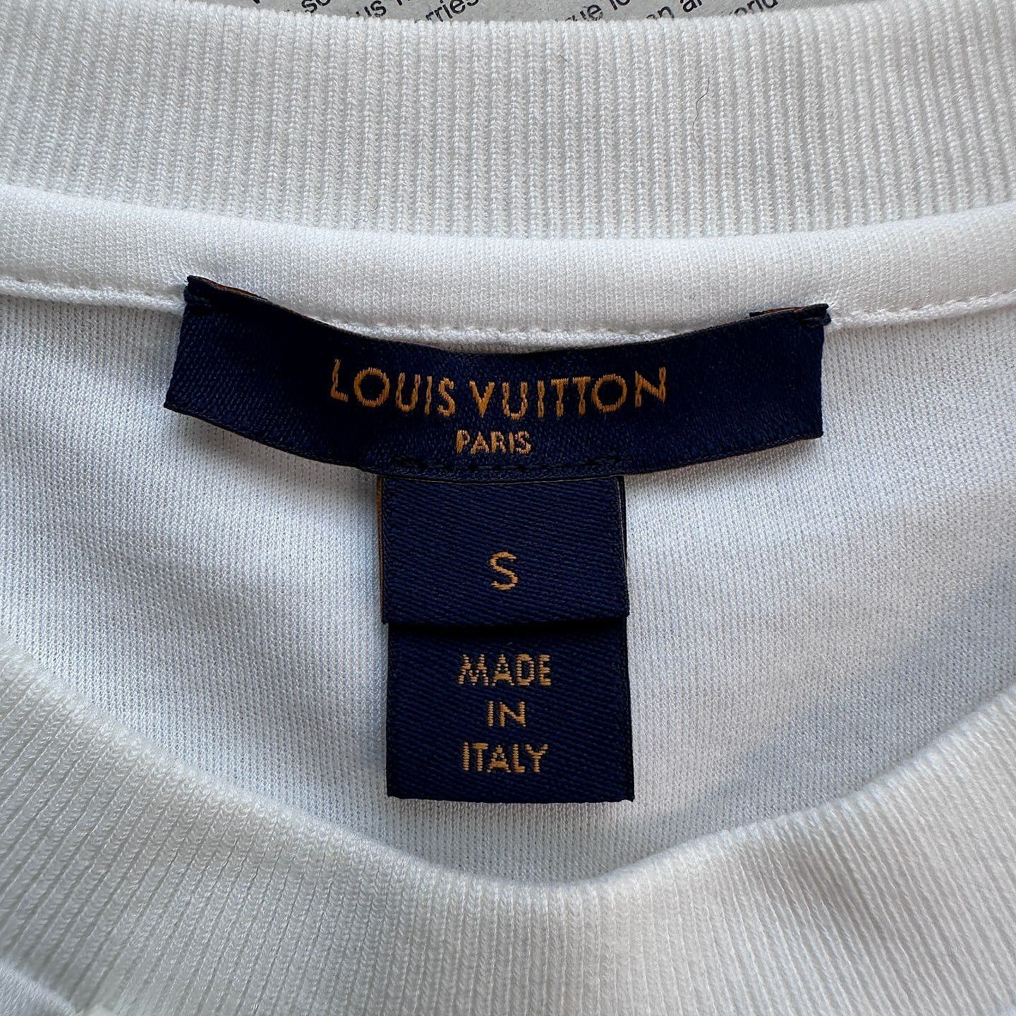 Louis Vuitton Louis Vuitton Globe Logo T-Shirt Size S Size S / US 4 / IT 40 - 3 Thumbnail