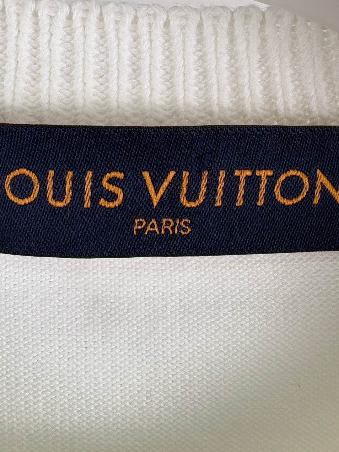 Louis Vuitton Louis Vuitton Embroidered Logo T-Shirt US L Size US L / EU 52-54 / 3 - 3 Thumbnail