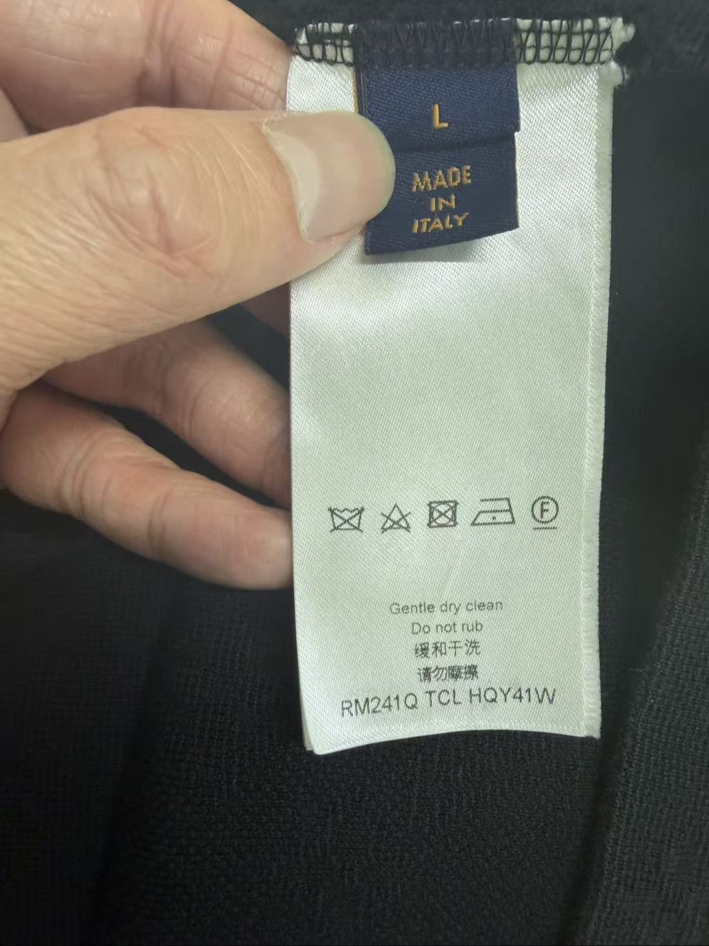Louis Vuitton Louis Vuitton Monogram Pocket T-Shirt Size L Size US L / EU 52-54 / 3 - 4 Thumbnail
