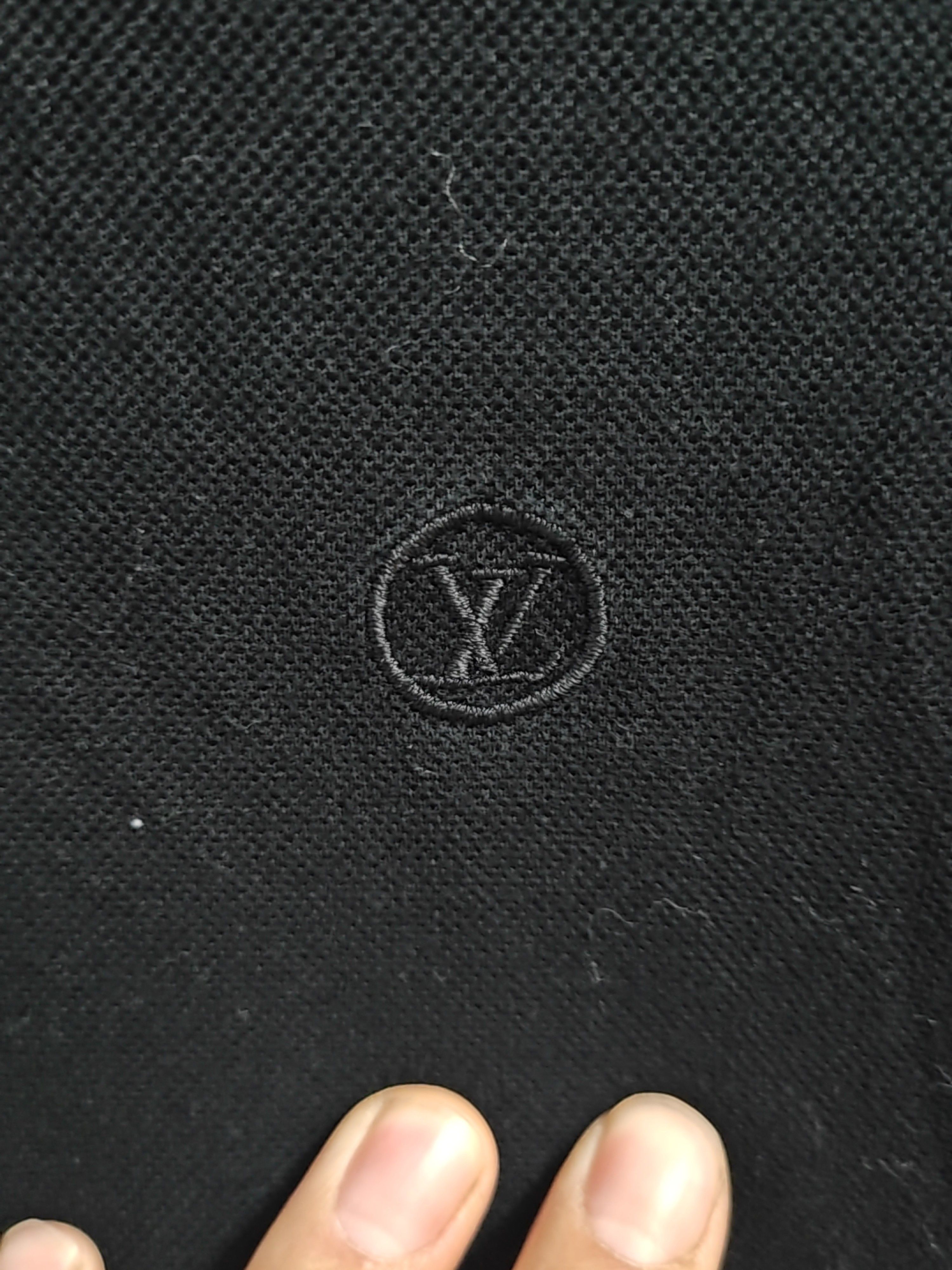 Louis Vuitton Louis Vuitton Logo Embroidered Polo Size M Size US M / EU 48-50 / 2 - 5 Thumbnail