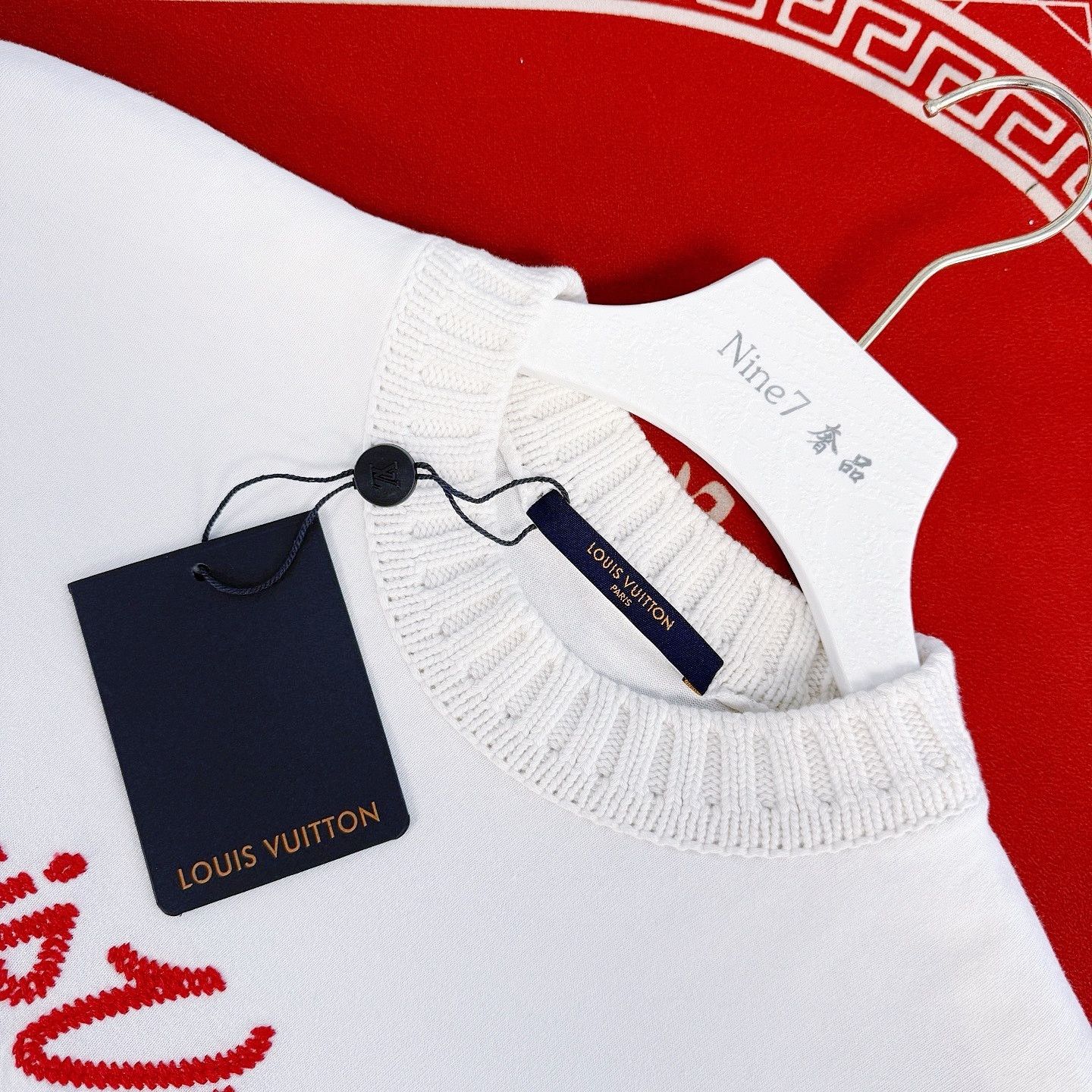 Louis Vuitton Louis Vuitton Logo Embroidered T-Shirt Size S Size US S / EU 44-46 / 1 - 3 Thumbnail