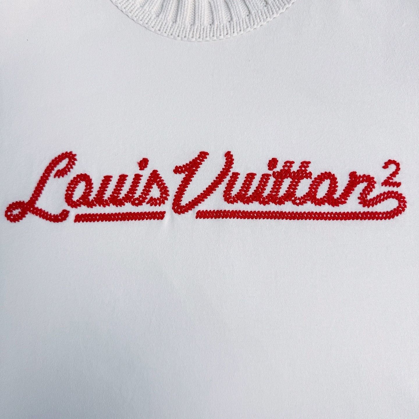 Louis Vuitton Louis Vuitton Logo Embroidered T-Shirt Size S Size US S / EU 44-46 / 1 - 5 Thumbnail