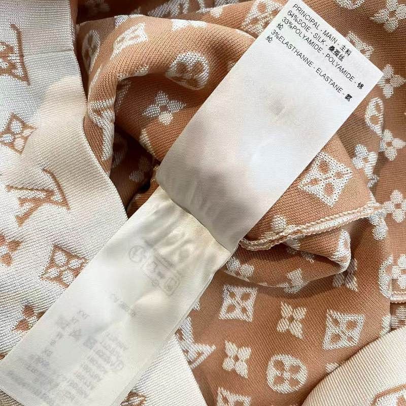 Louis Vuitton Louis Vuitton Monogram Short Sleeve T-Shirt Size S Size S / US 4 / IT 40 - 5 Thumbnail