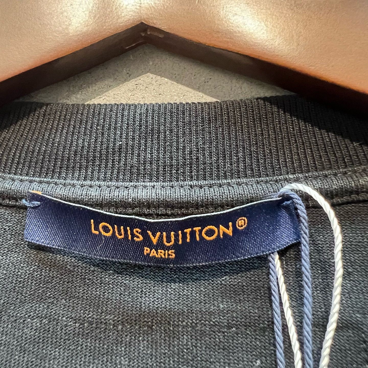 Louis Vuitton Louis Vuitton Bead Embroidered Logo T-Shirt Size XL Size US XL / EU 56 / 4 - 3 Thumbnail