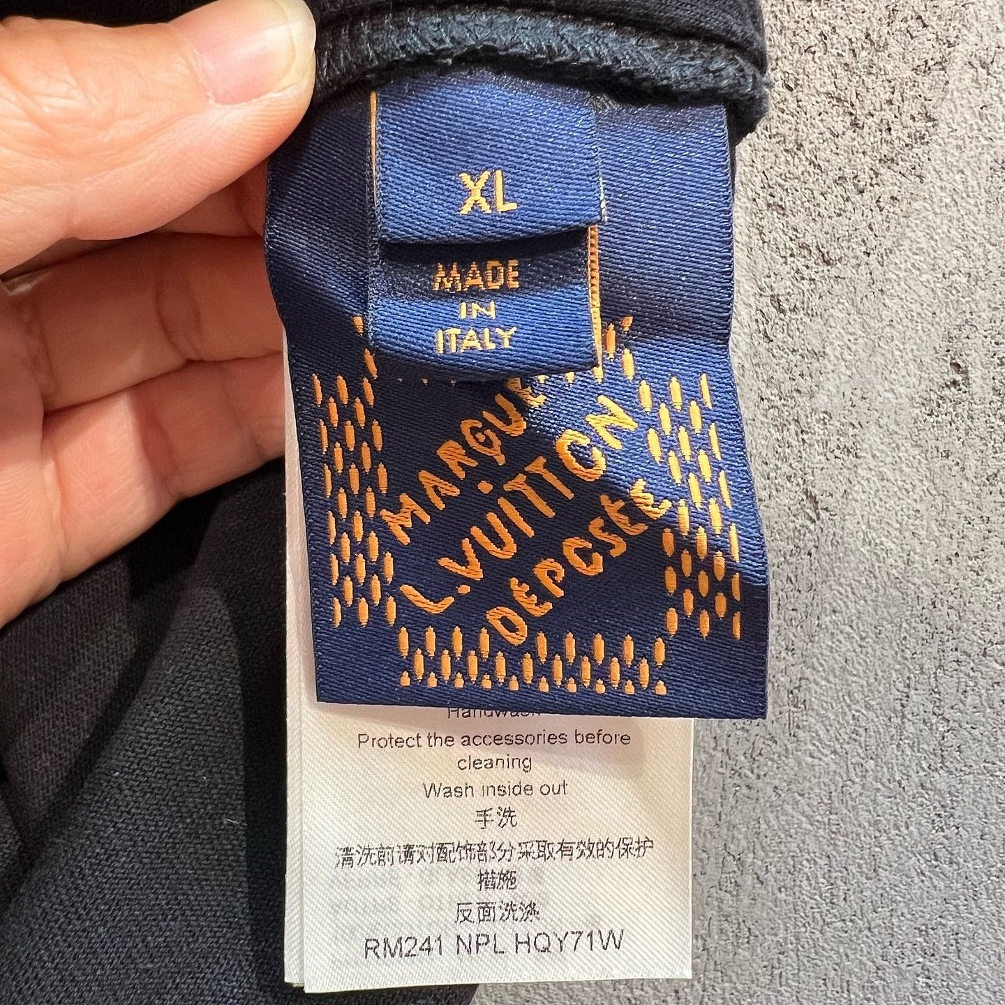 Louis Vuitton Louis Vuitton Bead Embroidered Logo T-Shirt Size XL Size US XL / EU 56 / 4 - 4 Thumbnail