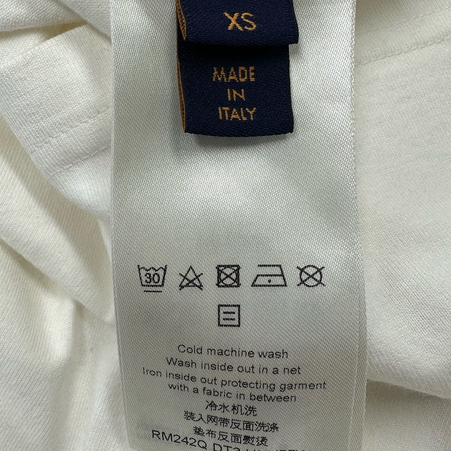 Louis Vuitton Louis Vuitton Logo Embossed T-Shirt XS Size US XS / EU 42 / 0 - 4 Thumbnail