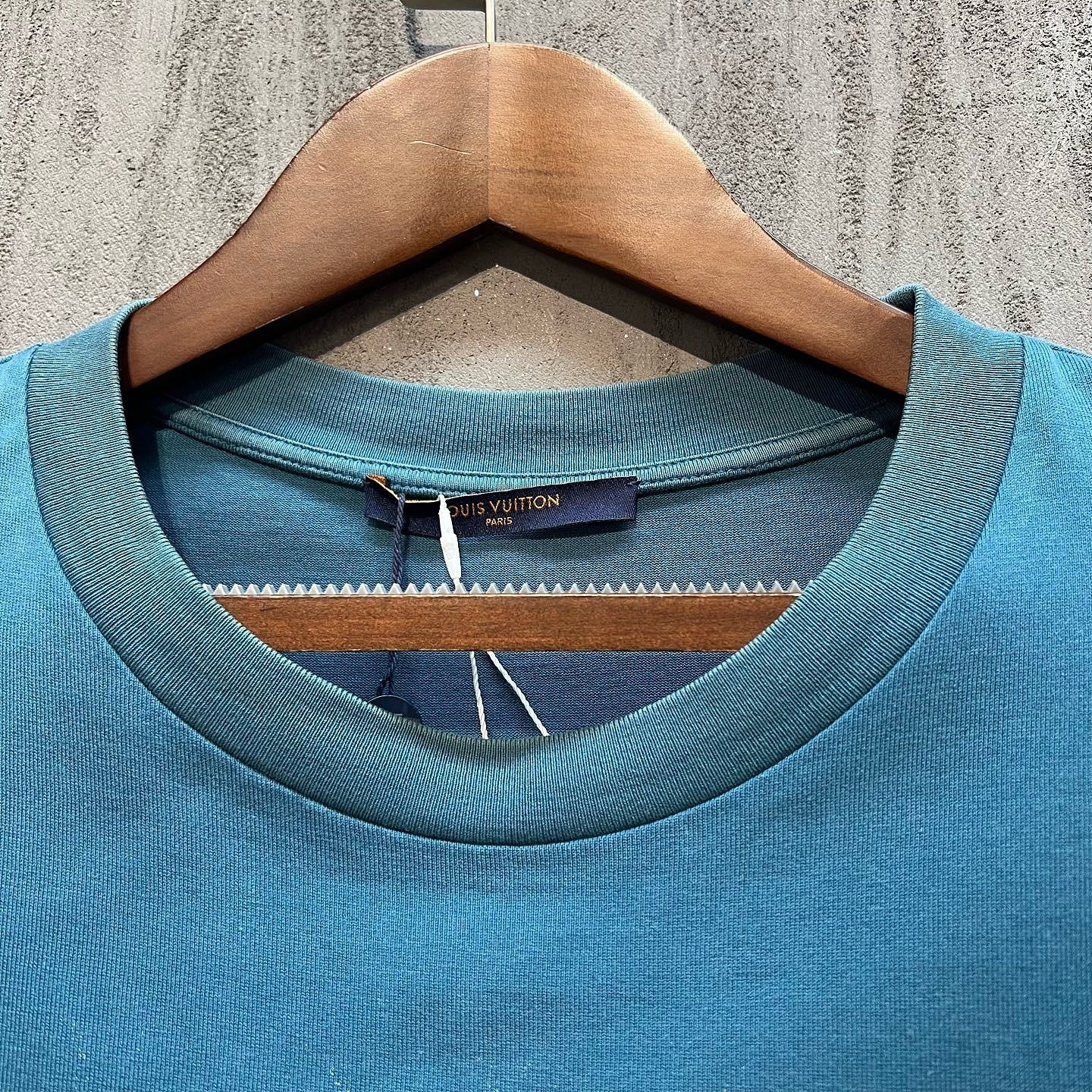 Louis Vuitton Louis Vuitton Monogram Gradient T-Shirt US M Size US M / EU 48-50 / 2 - 7 Thumbnail