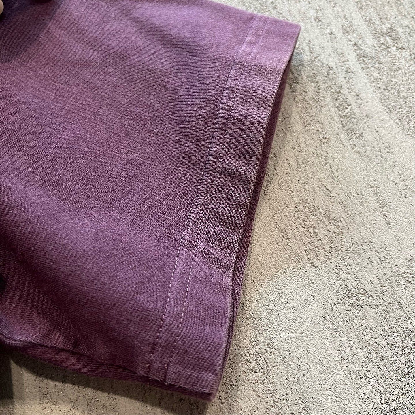 Louis Vuitton Louis Vuitton Logo Debossed T-Shirt Purple XL Size US XL / EU 56 / 4 - 9 Thumbnail