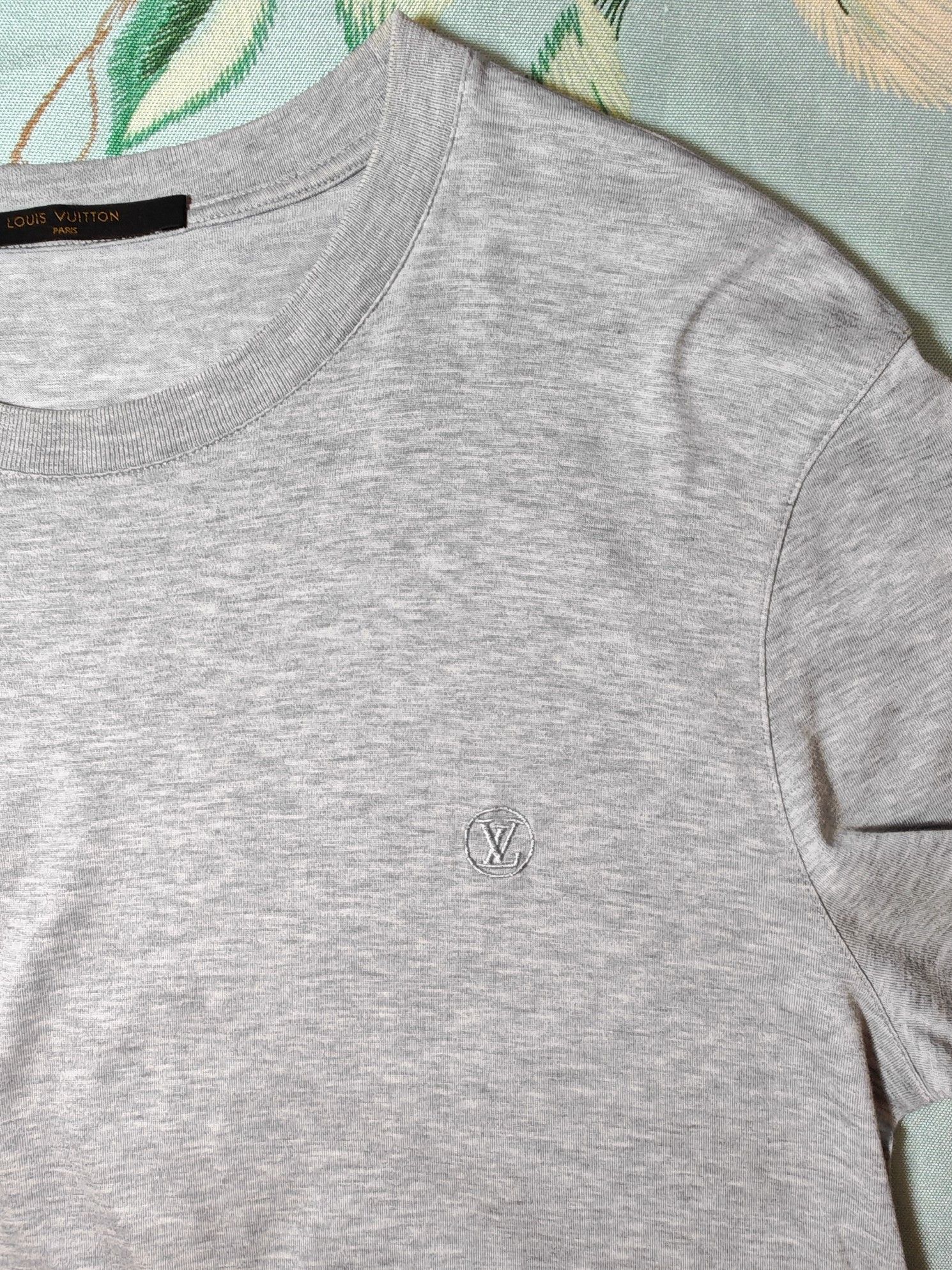 Louis Vuitton Louis Vuitton Embroidered Logo T-Shirt Gray Size M Size US M / EU 48-50 / 2 - 7 Thumbnail