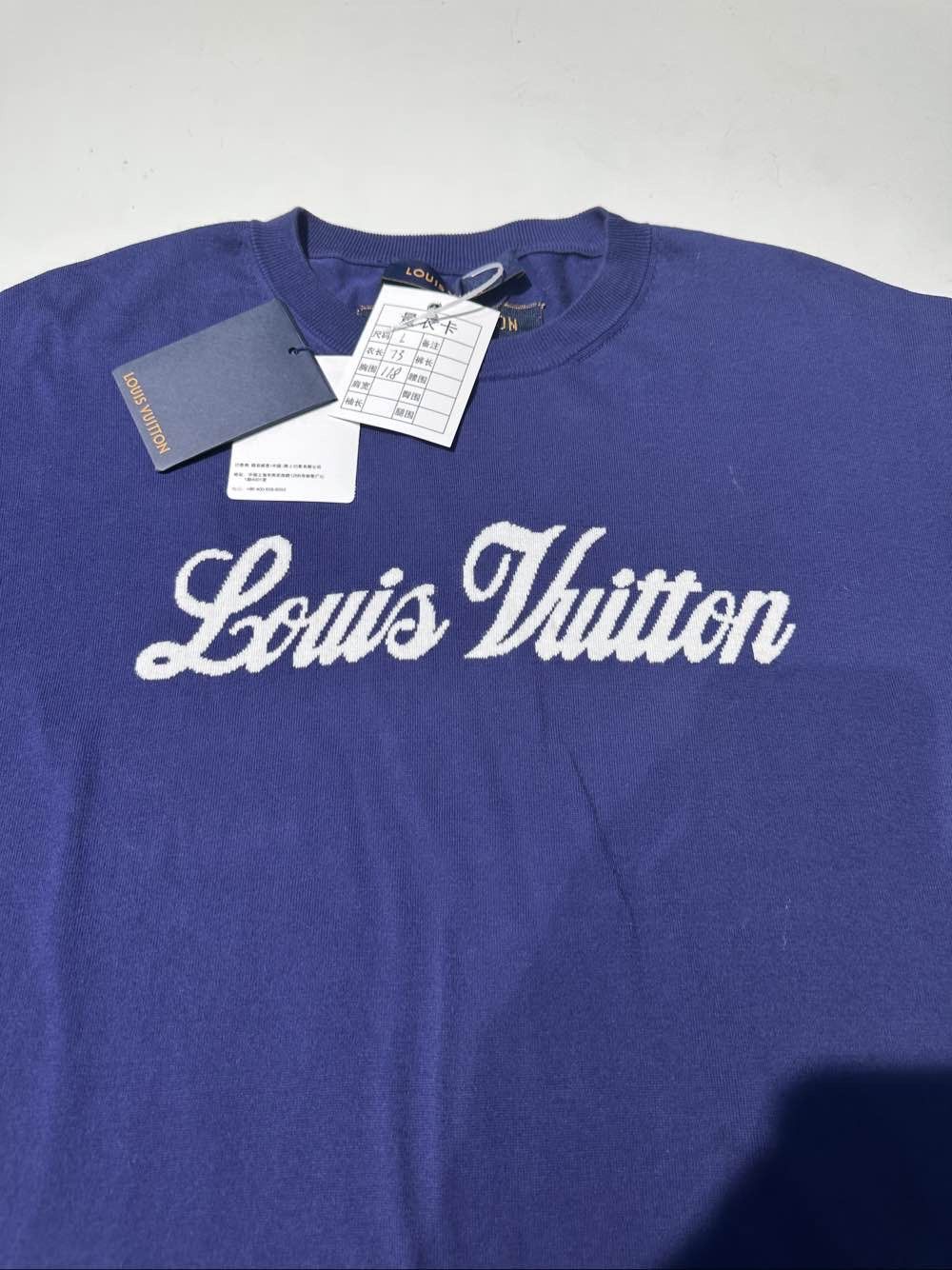Louis Vuitton Louis Vuitton Script Logo T-Shirt Size L Size US L / EU 52-54 / 3 - 6 Thumbnail