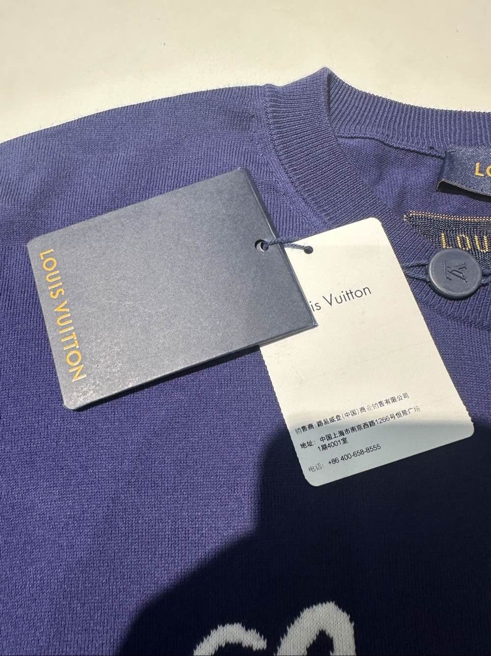 Louis Vuitton Louis Vuitton Script Logo T-Shirt Size L Size US L / EU 52-54 / 3 - 5 Thumbnail