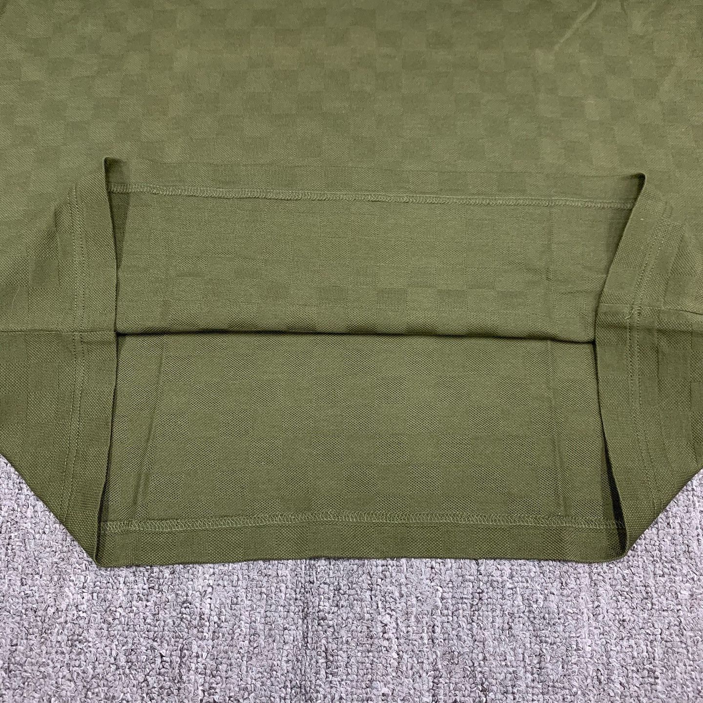 Louis Vuitton Louis Vuitton Damier Texture Logo T-Shirt Size S Size US S / EU 44-46 / 1 - 10 Thumbnail