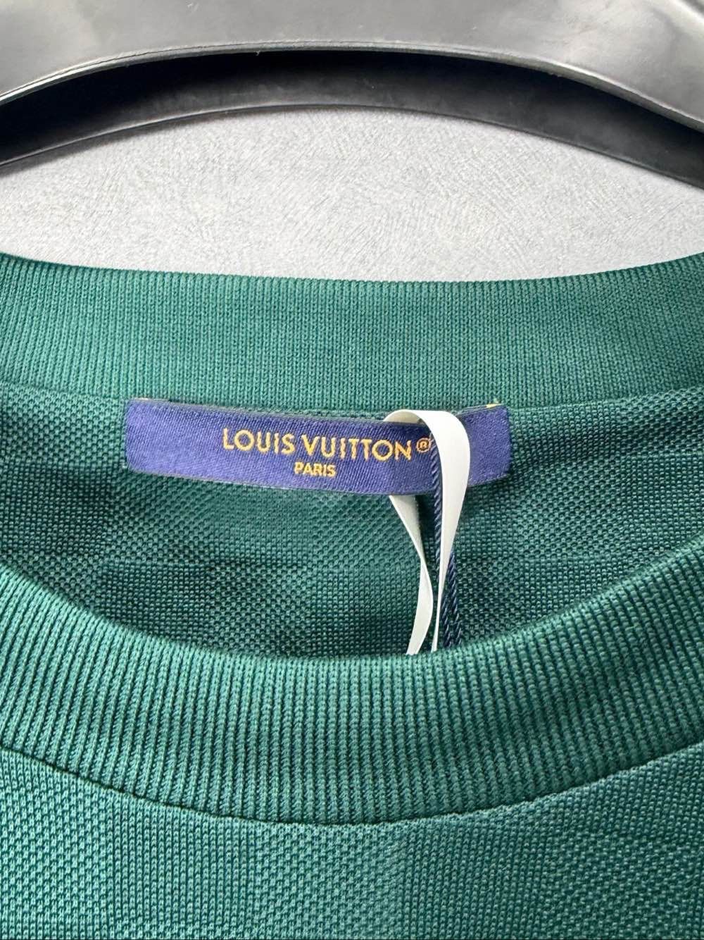 Louis Vuitton Louis Vuitton Patch Logo T-Shirt XXL Size US XXL / EU 58 / 5 - 3 Thumbnail