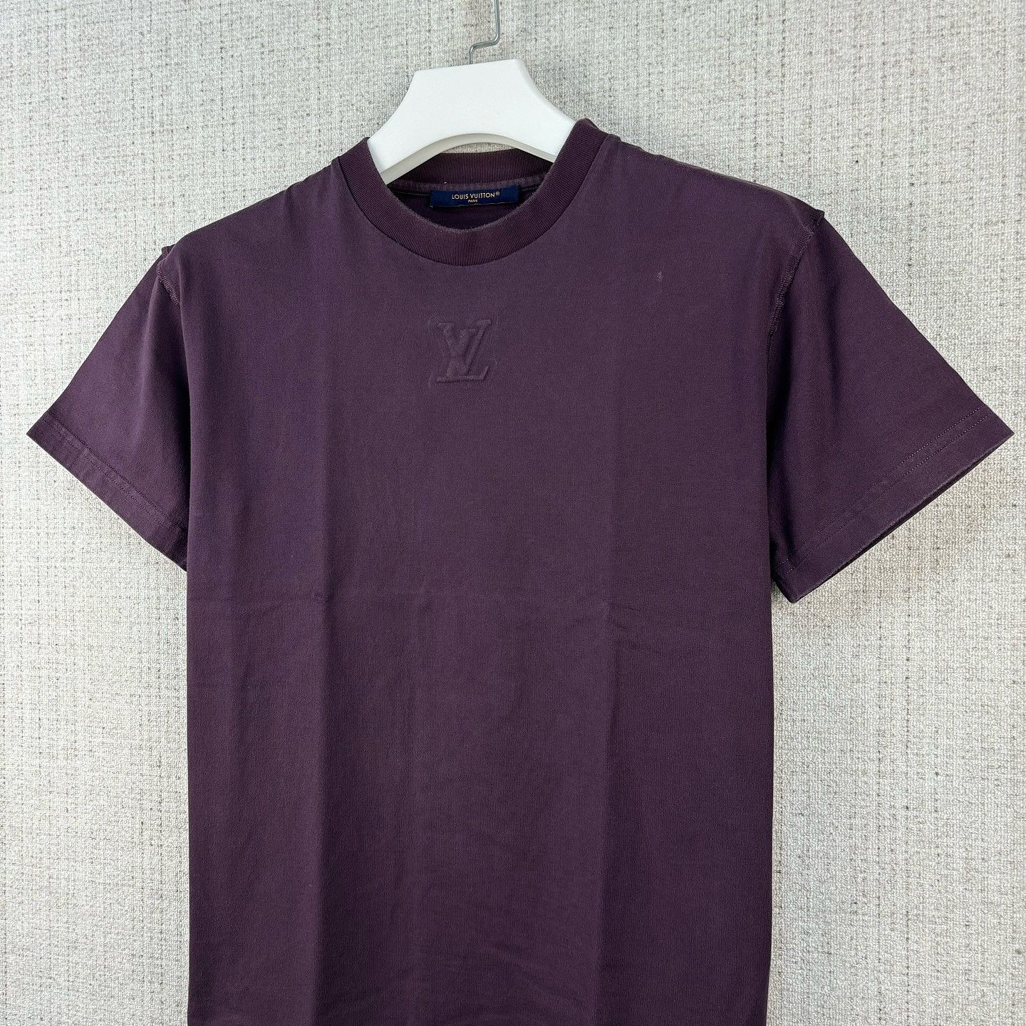 Louis Vuitton Louis Vuitton Embossed Logo T-Shirt XS Size US XS / EU 42 / 0 - 6 Thumbnail