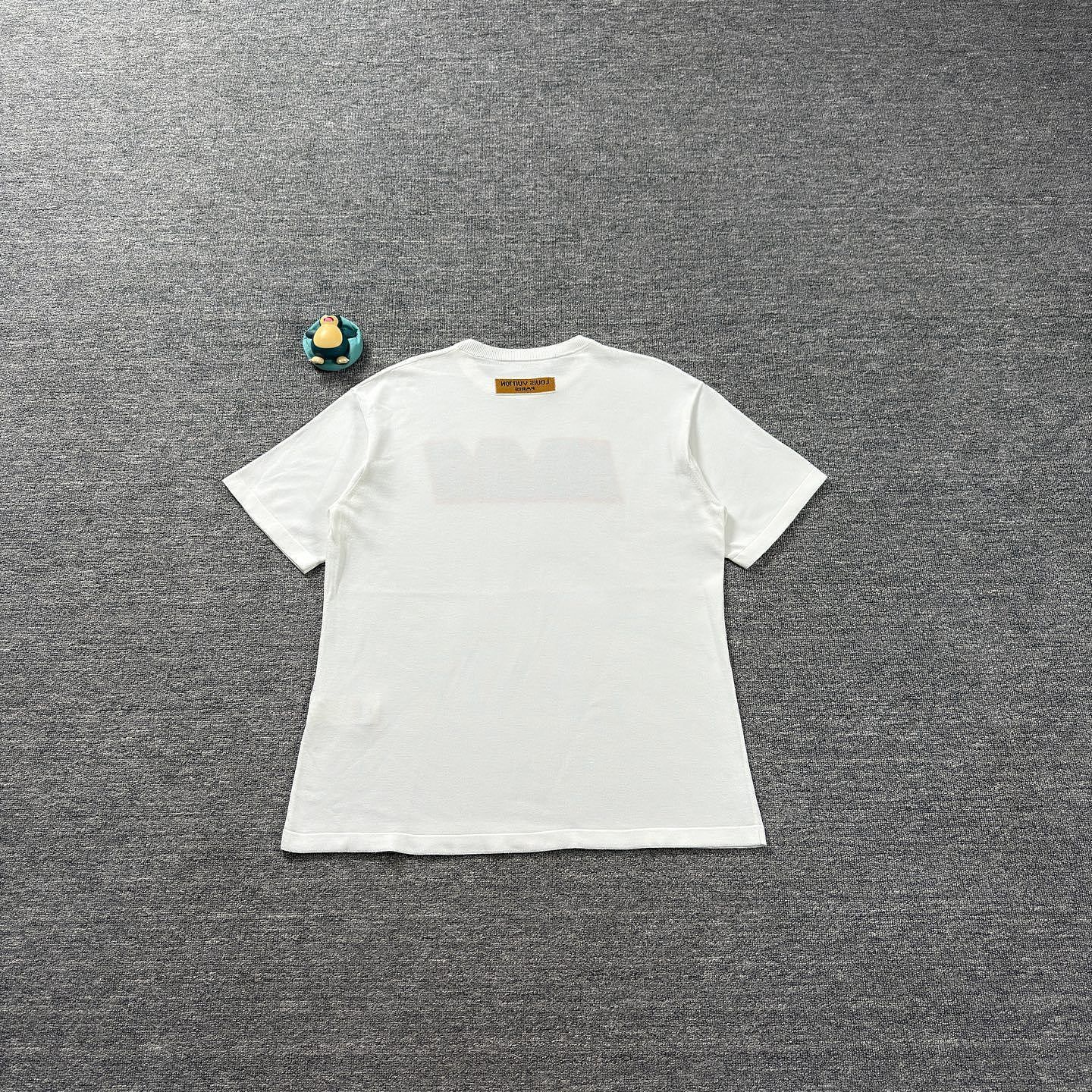 Louis Vuitton Louis Vuitton Logo T-Shirt Size L Size US L / EU 52-54 / 3 - 2 Thumbnail