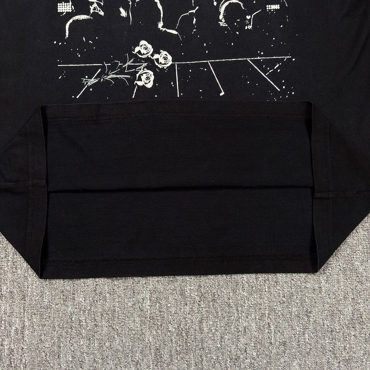 Louis Vuitton Louis Vuitton Logo Graphic T-Shirt Black Size M Size US M / EU 48-50 / 2 - 7 Thumbnail