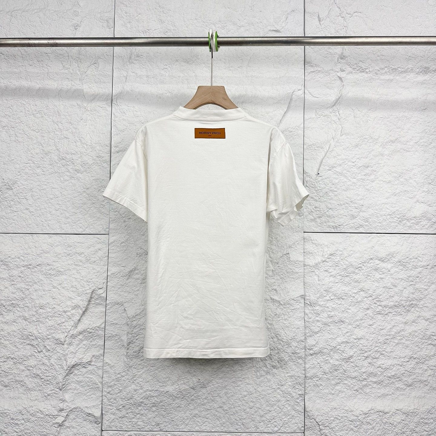 Louis Vuitton Louis Vuitton Embossed Logo T-Shirt Size XS Size US XS / EU 42 / 0 - 2 Thumbnail