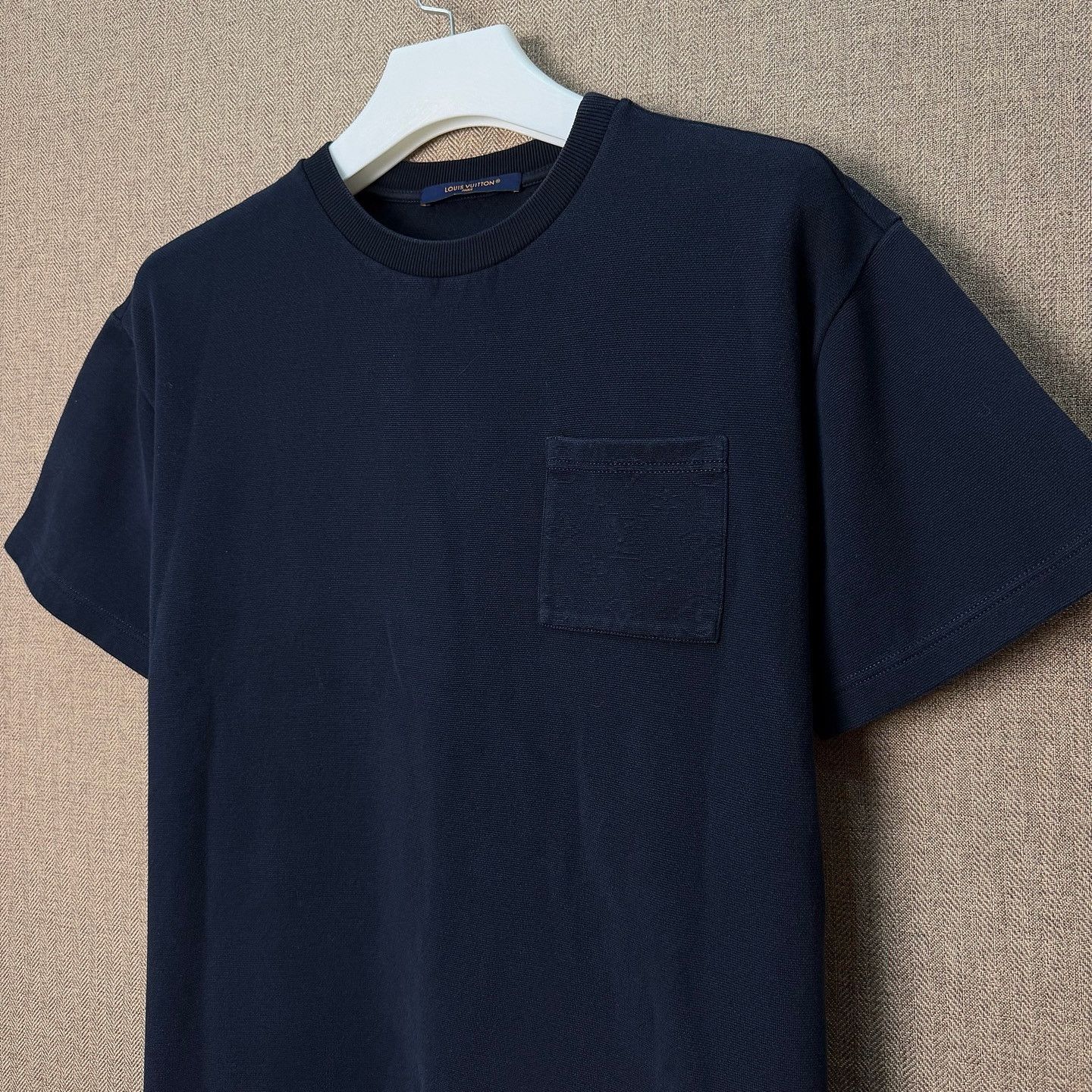 Louis Vuitton Louis Vuitton Pocket T-Shirt Navy Blue Size L Size US L / EU 52-54 / 3 - 6 Thumbnail