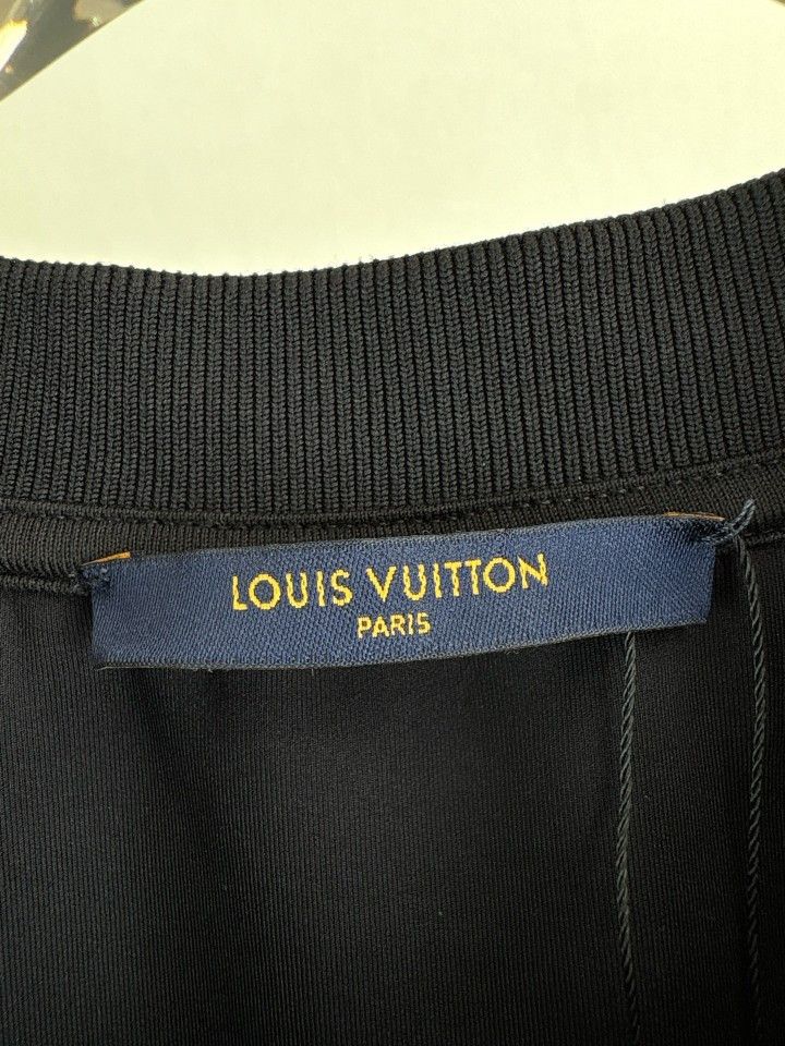 Louis Vuitton Louis Vuitton 2054 World Print T-Shirt Size XXL Size US XXL / EU 58 / 5 - 3 Thumbnail