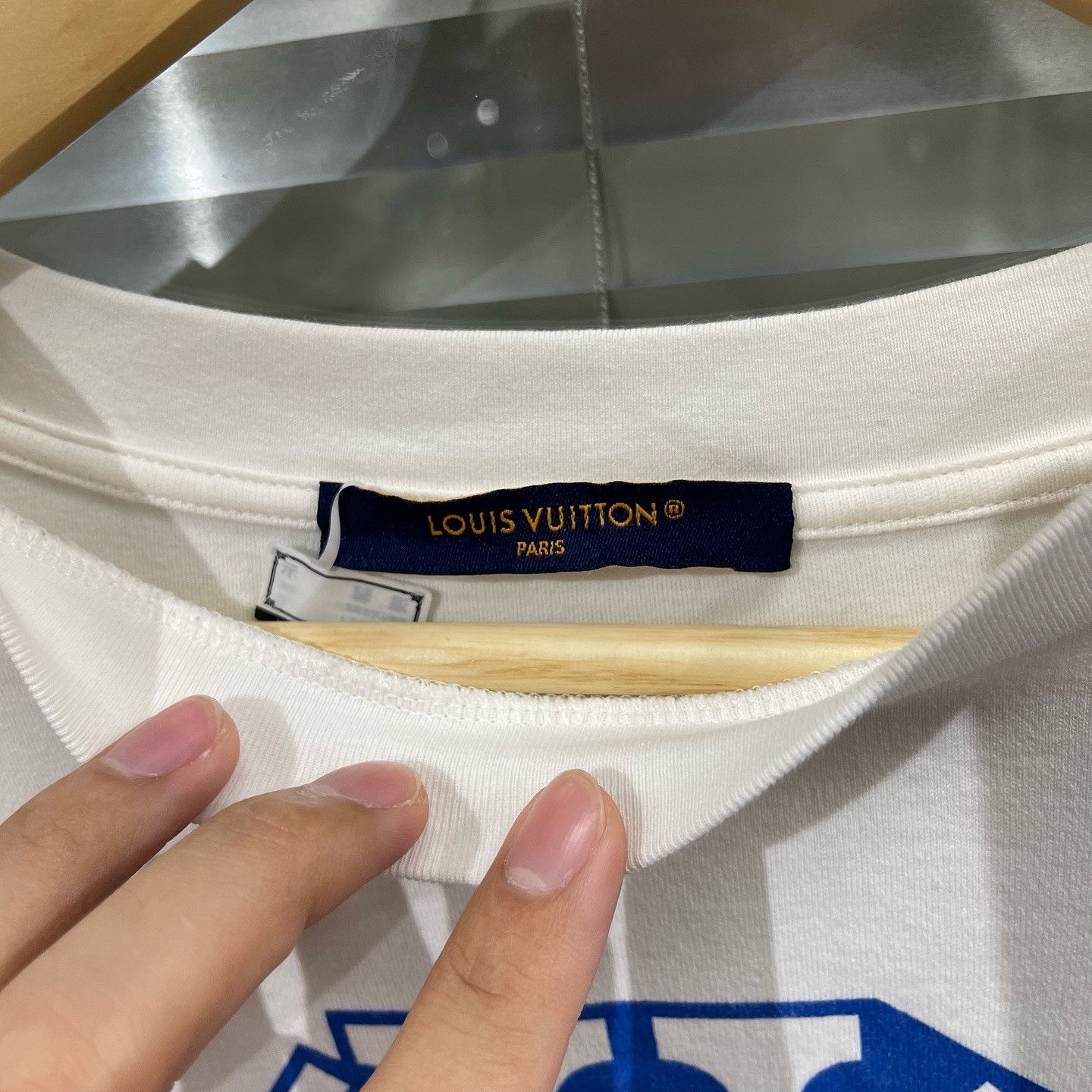 Louis Vuitton Louis Vuitton Graphic Logo Short Sleeve T-Shirt Size XL Size US XL / EU 56 / 4 - 3 Thumbnail