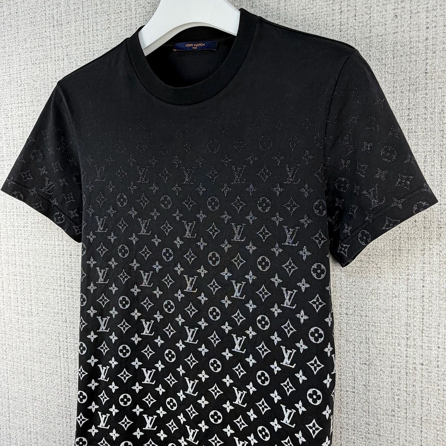 Louis Vuitton Louis Vuitton Monogram Gradient T-Shirt XS Size US XS / EU 42 / 0 - 6 Thumbnail