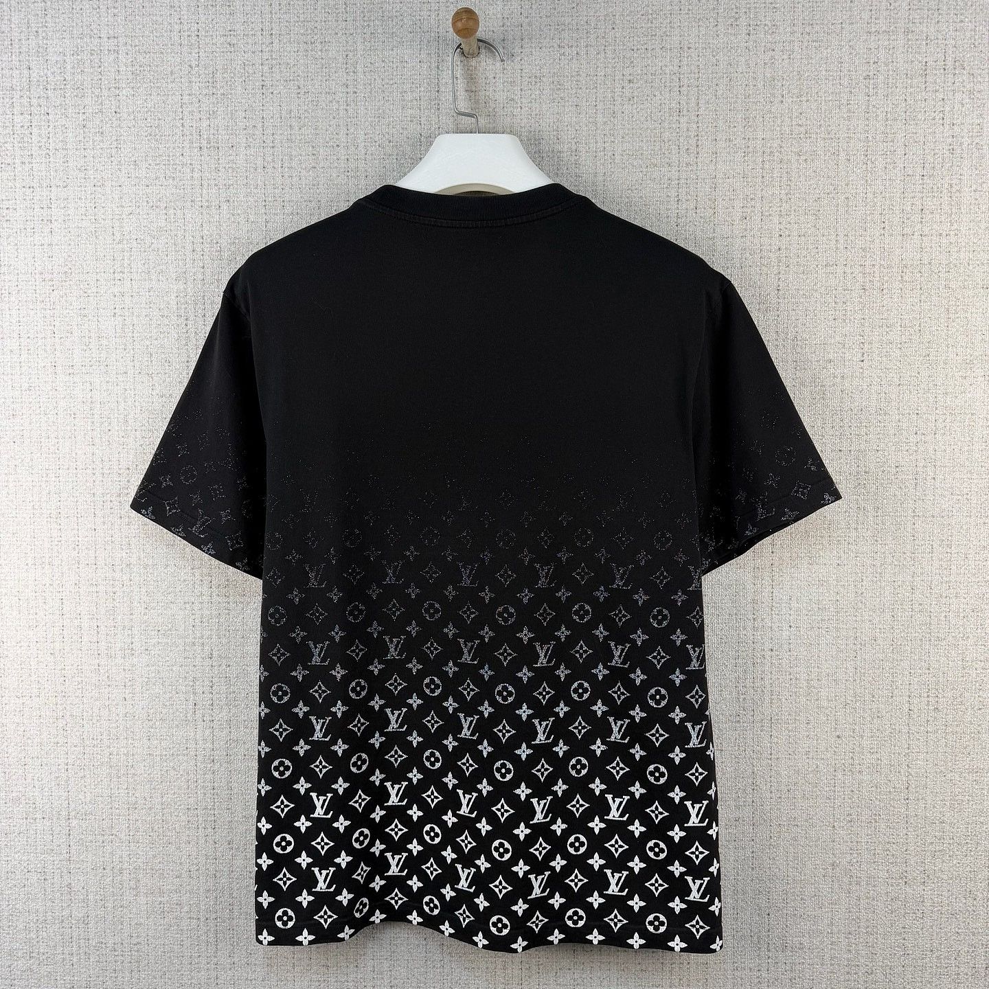 Louis Vuitton Louis Vuitton Monogram Gradient T-Shirt XL Size US XL / EU 56 / 4 - 2 Thumbnail