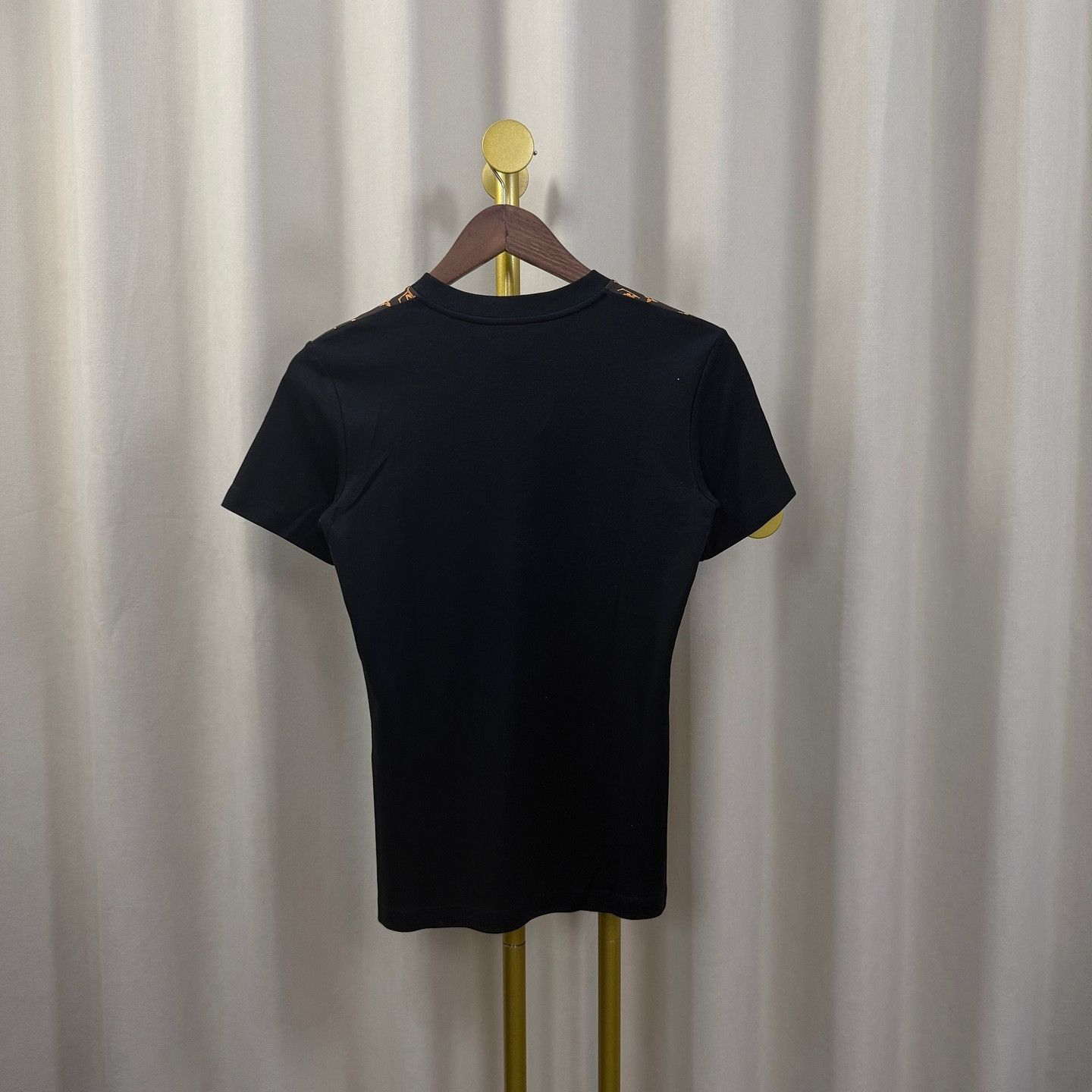 Louis Vuitton Louis Vuitton Monogram Pocket T-Shirt Size S Size S / US 4 / IT 40 - 2 Thumbnail