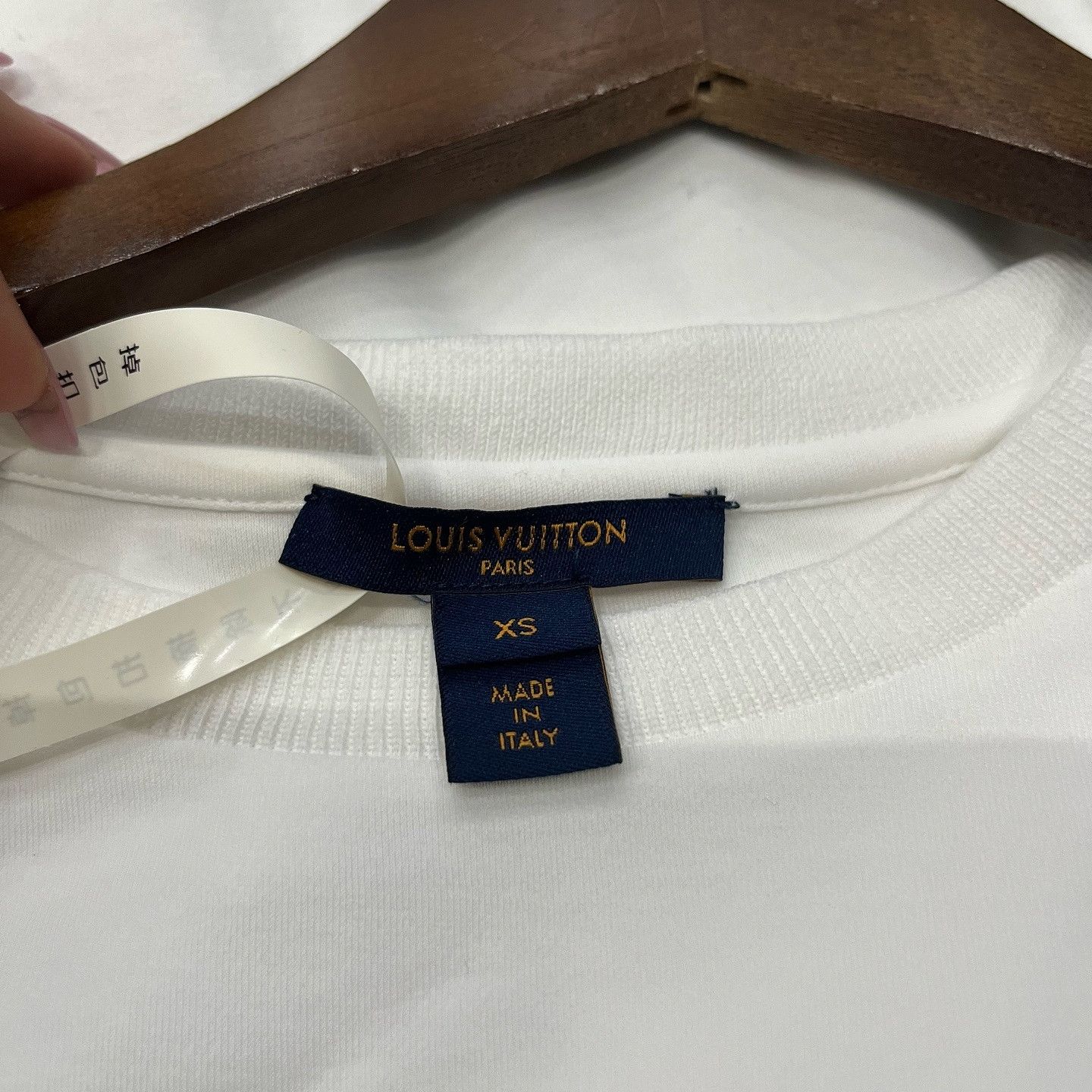 Louis Vuitton Louis Vuitton Logo Patch T-Shirt Size XS Size XS / US 0-2 / IT 36-38 - 3 Thumbnail